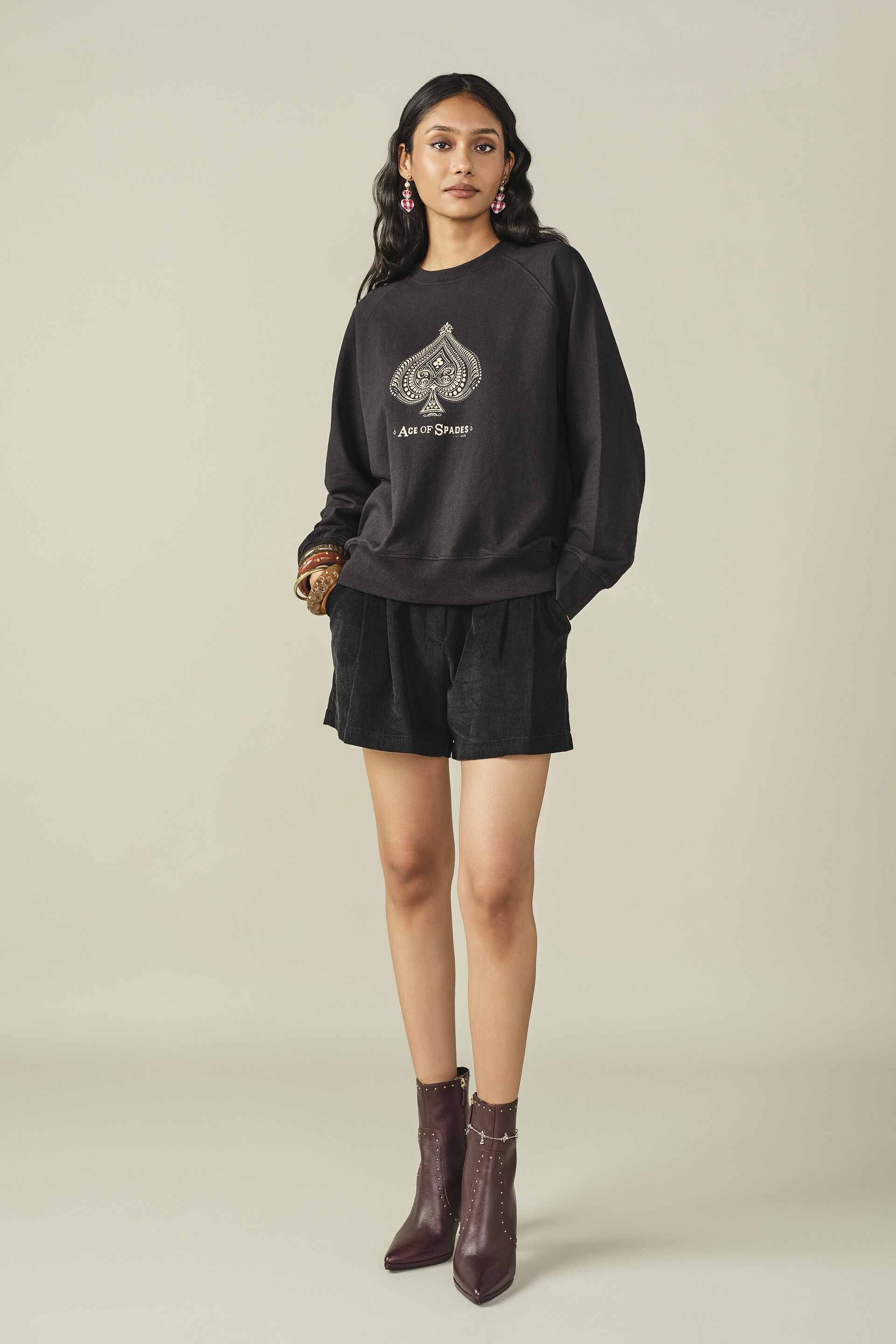 Oversized Sweatshirt in Black, Black, image 4