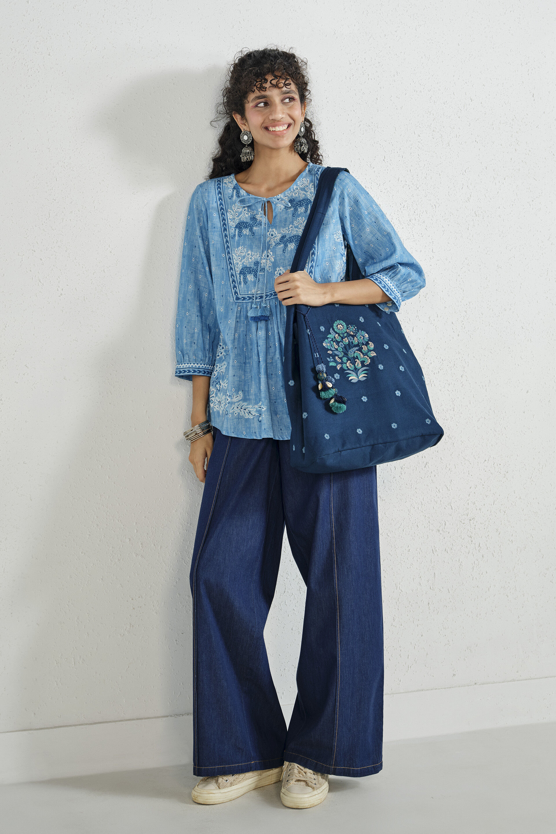 Indigo Embroidered Reversible Jhola Bag, , image 3