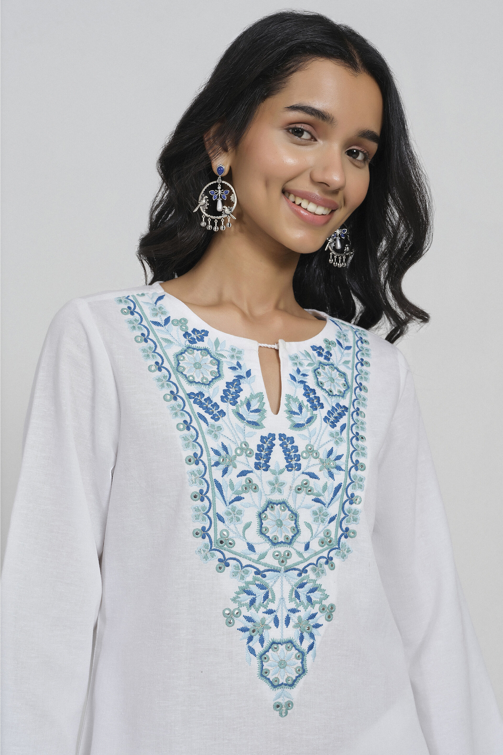 Safed Embroidered Kurta, White, image 4