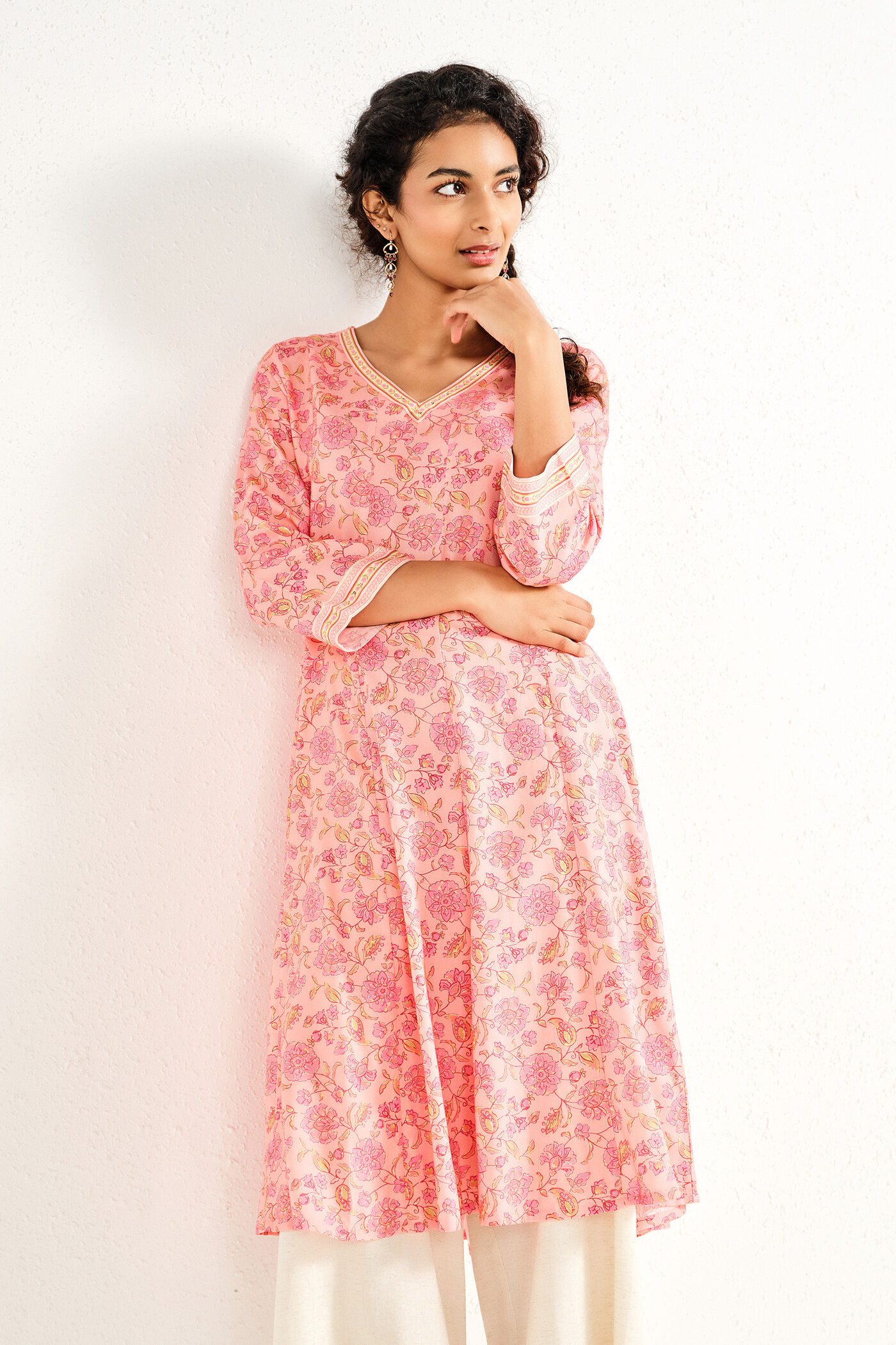 Gulabi Kurta
