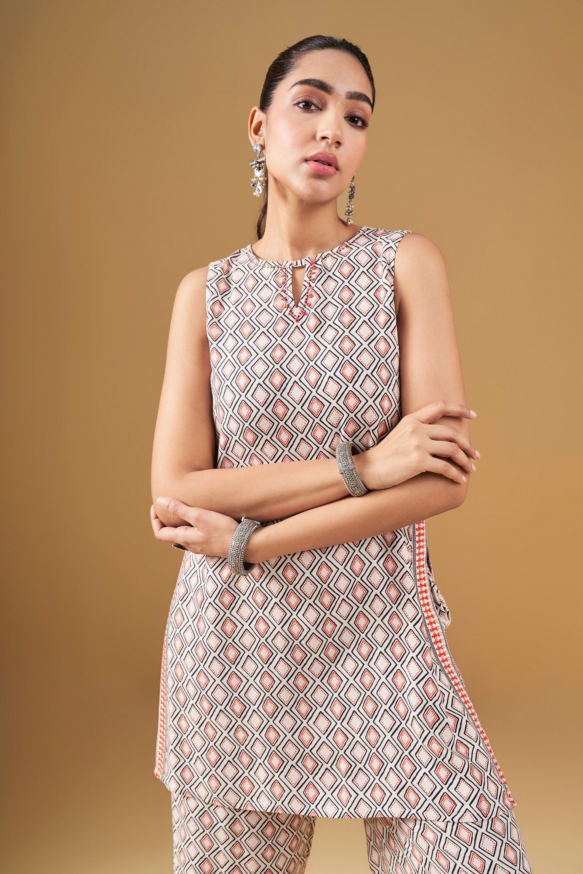 Geometric Print Off White Viscose Kurta Set, Off White, image 4