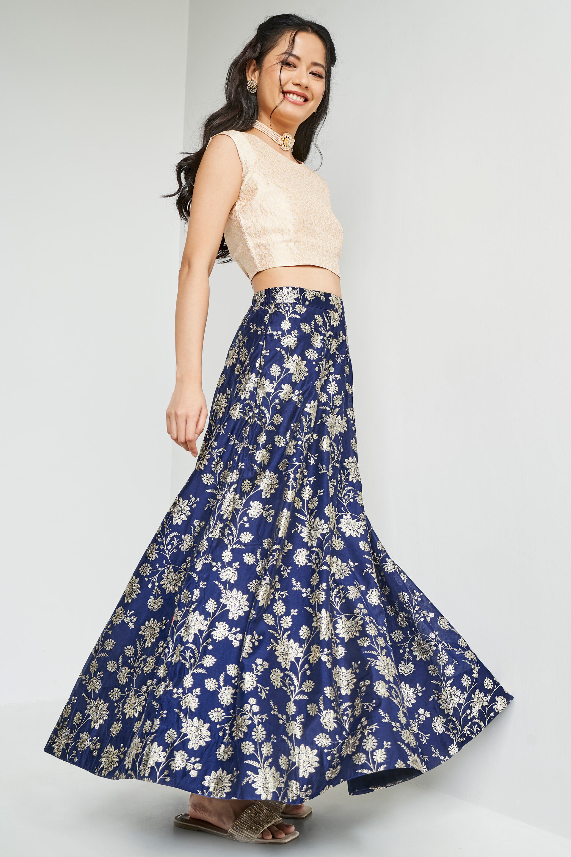 Flared skirt deals