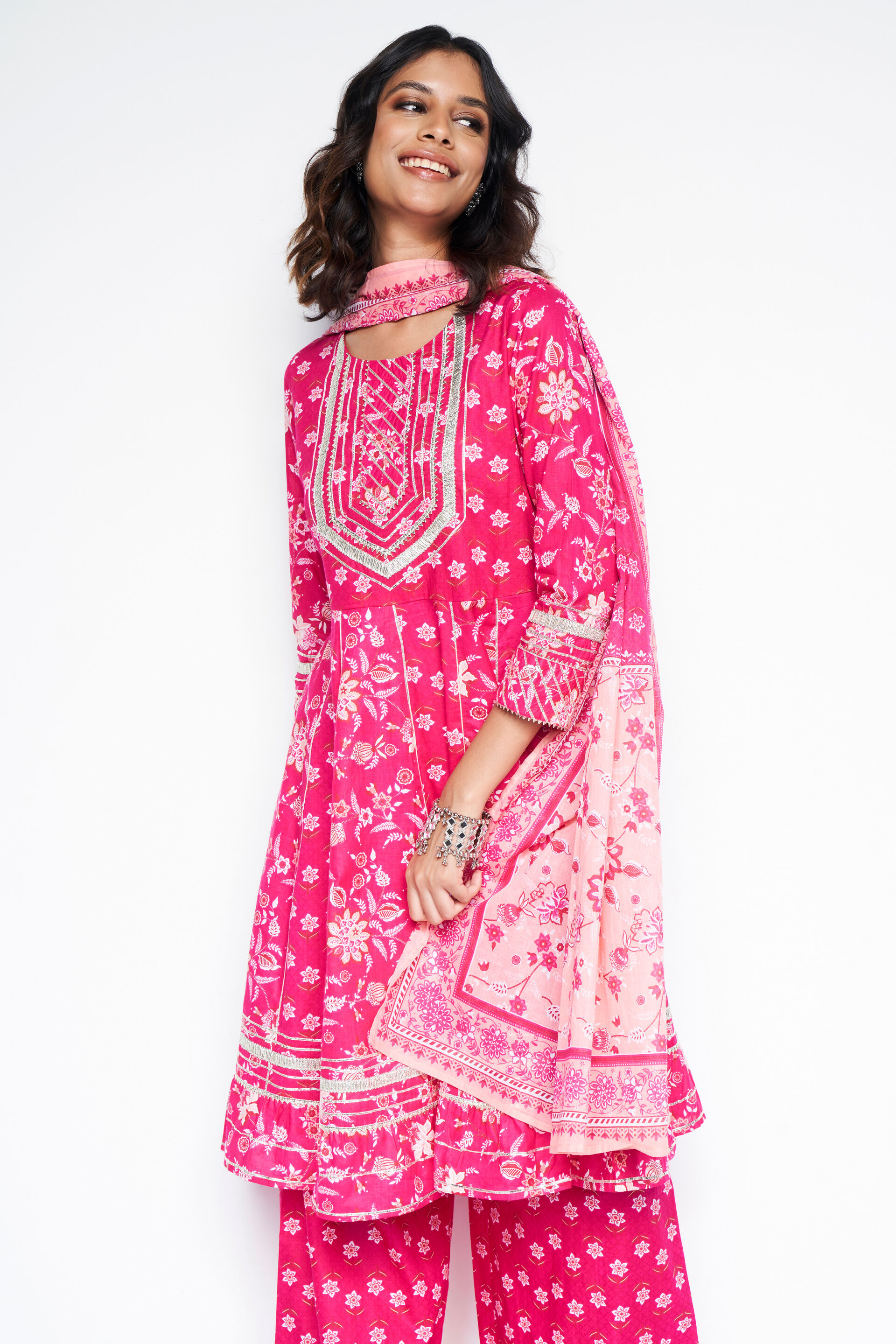 Buy our Pink Floral Flared Set 3 online from globaldesi.in SC FW23GA0313PCAM