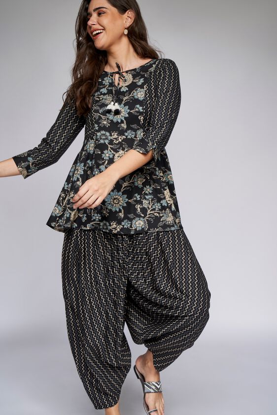 1 - Black Floral A-Line Top, image 1