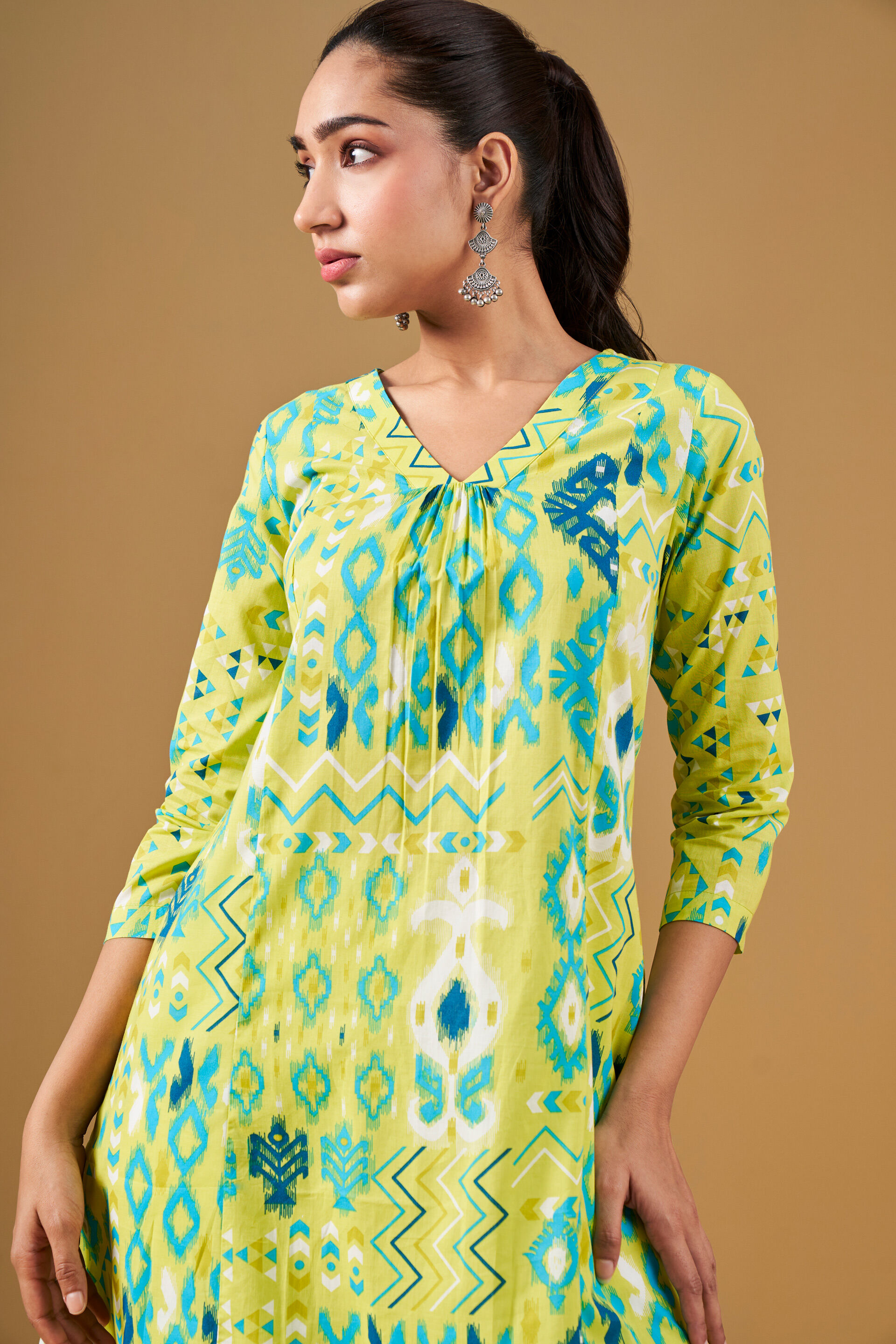 Buy online Ikat Straight Kurta from Kurta Kurtis for Women by Azira for  ₹499 at 58% off | 2024 Limeroad.com