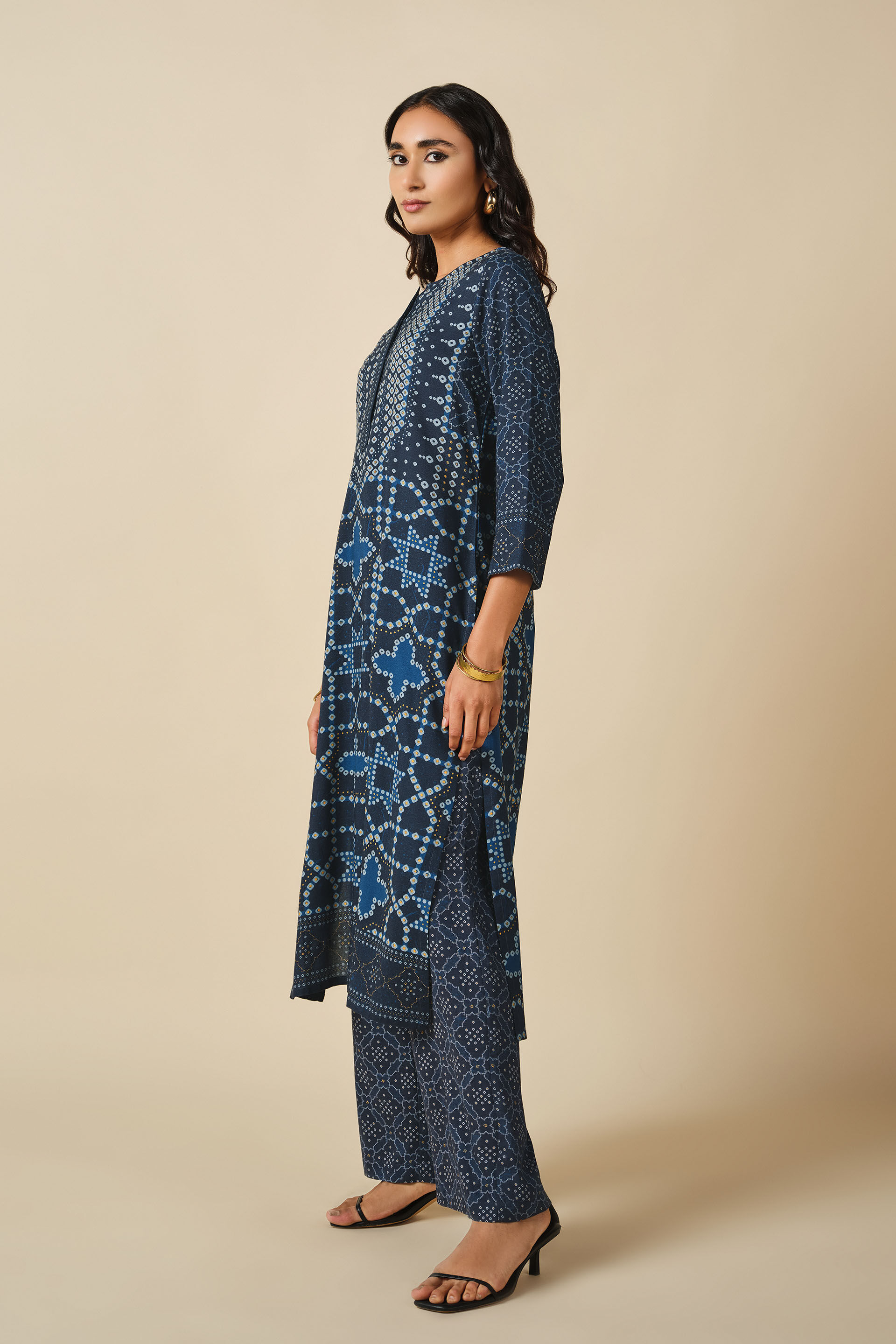 Shaam Gulzar Kurta Set, Indigo, image 3