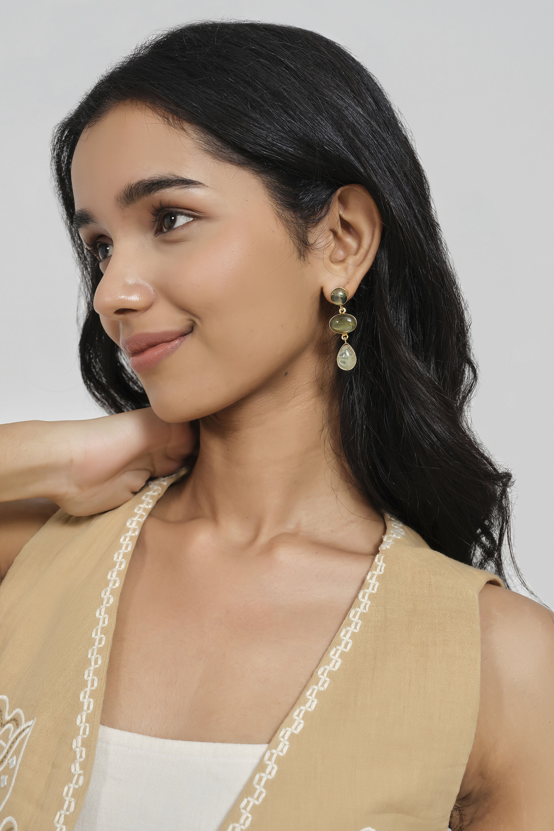 White Almond Embroidered Co-ord Set, Off White, image 3