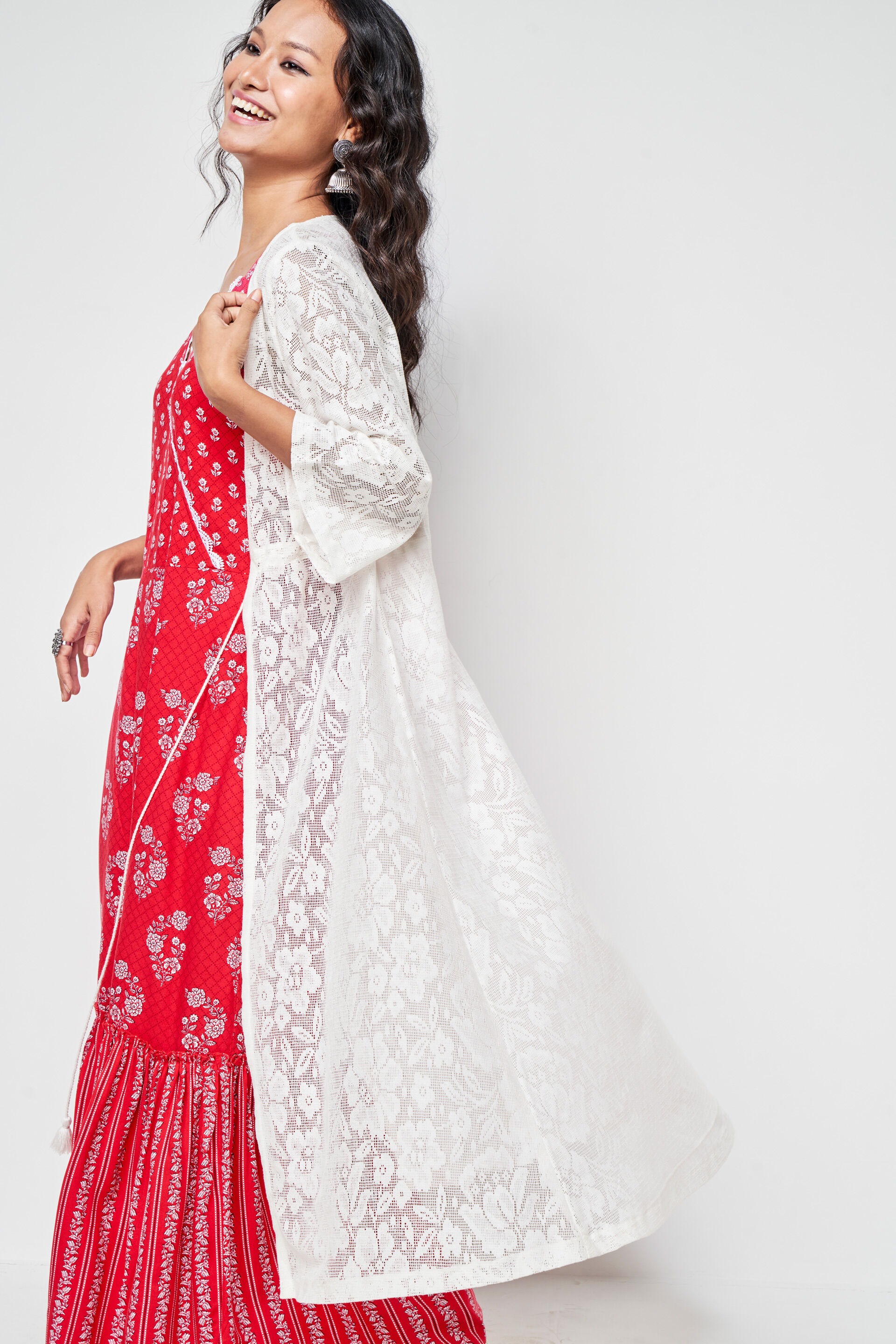 White Lace Cape, Off White, image 3