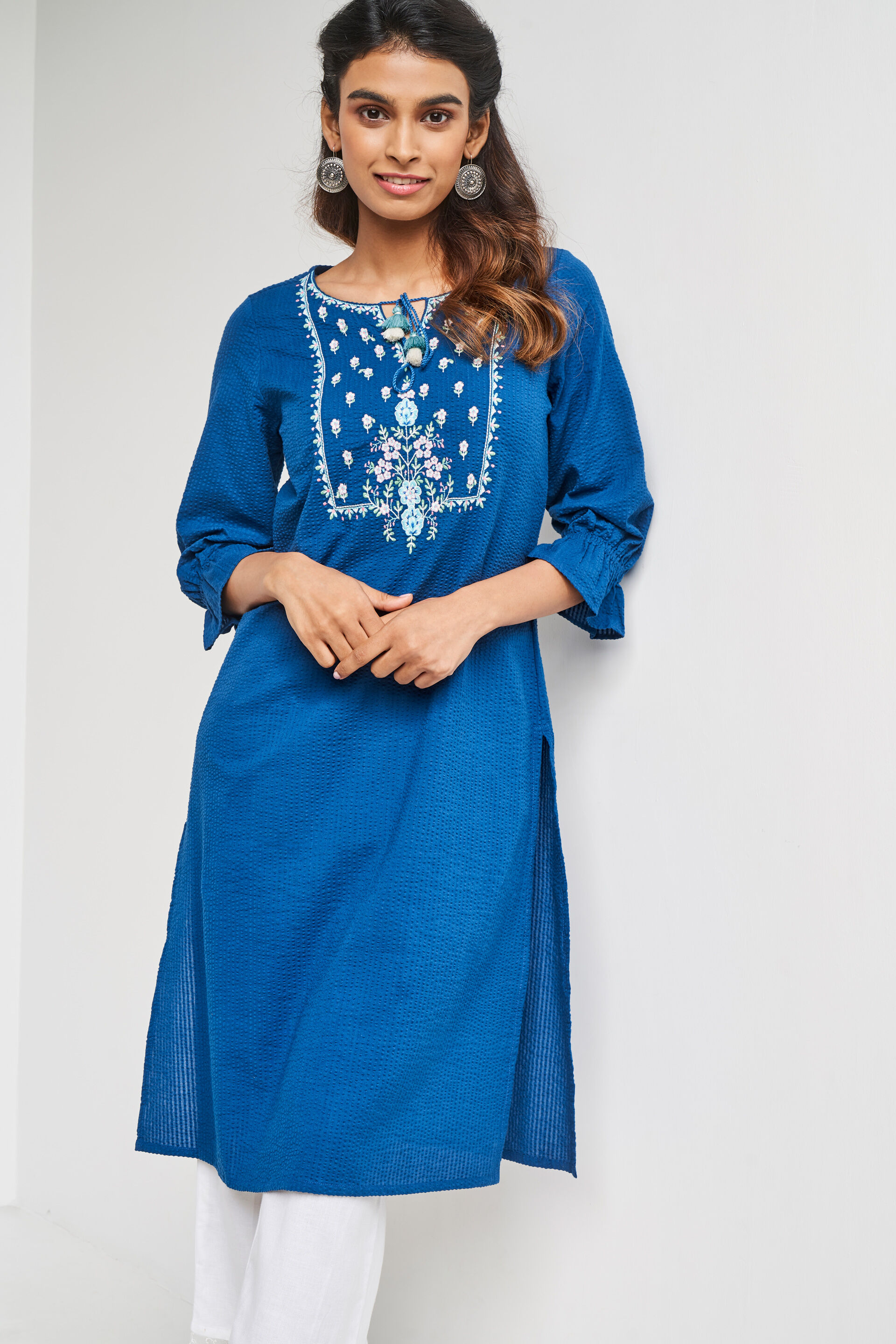 Women Ethnic Wear- Explore Stylish Festive Tops and Printed Kurtas | Global  Desi