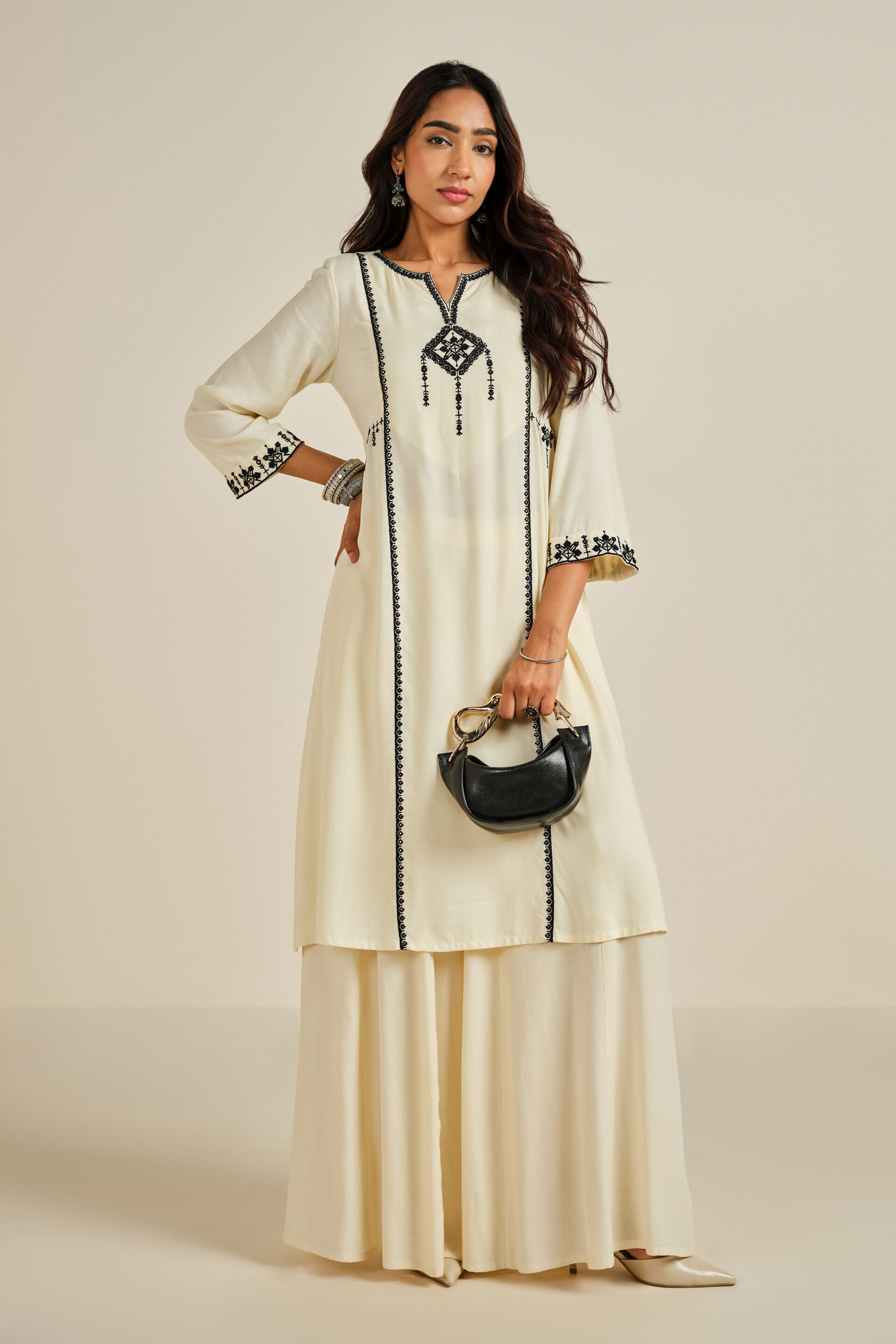 Safed Phool Embroidered Kurta, Ivory, image 2