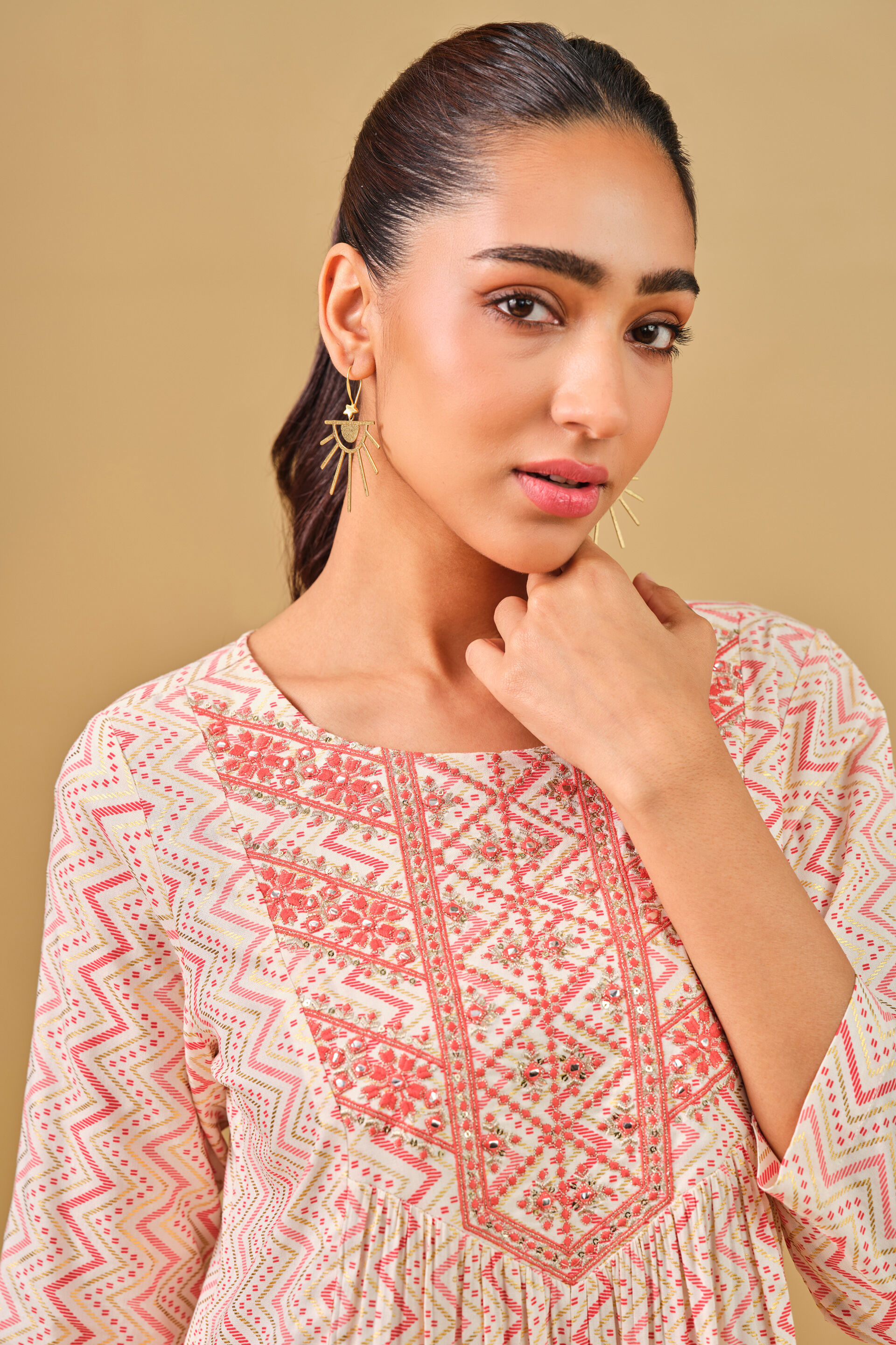 Mirror Embroidered Viscose Kurta Set, Off White, image 5