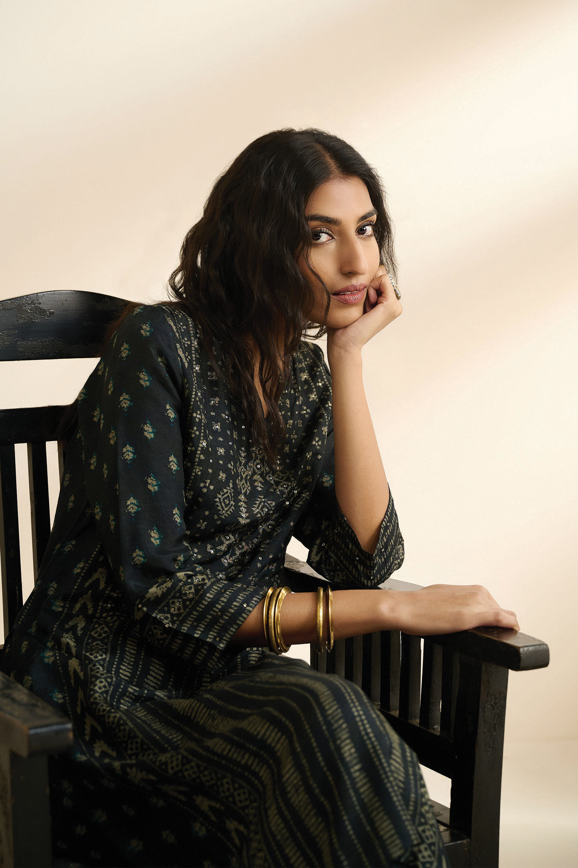 The Tyohaar Black Kurta Set, Black, image 4