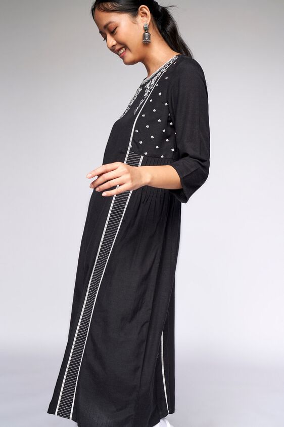 4 - Black Embroidered Fit and Flare Kurta, image 4