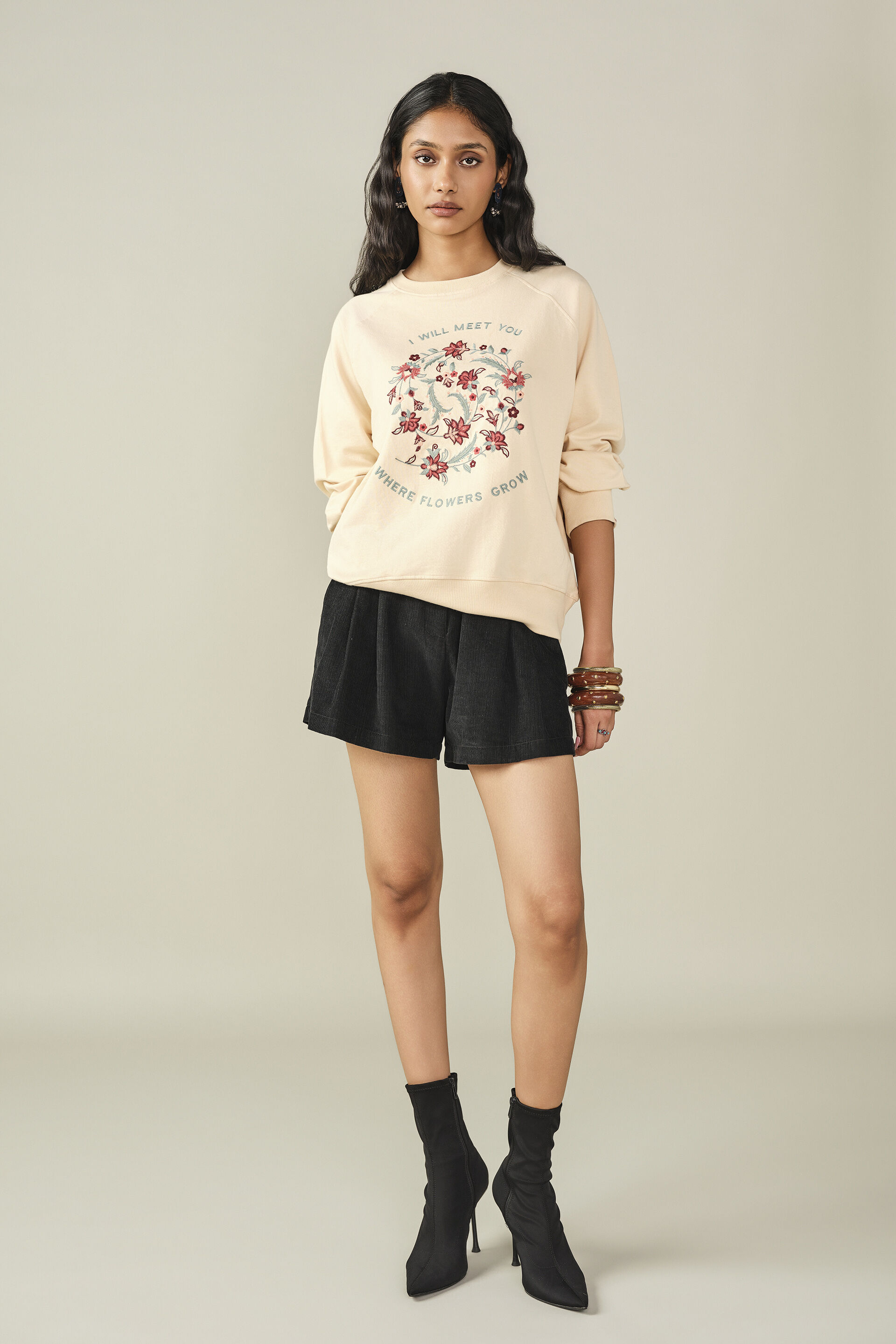 Solid Sweatshirt in Beige, Beige, image 3