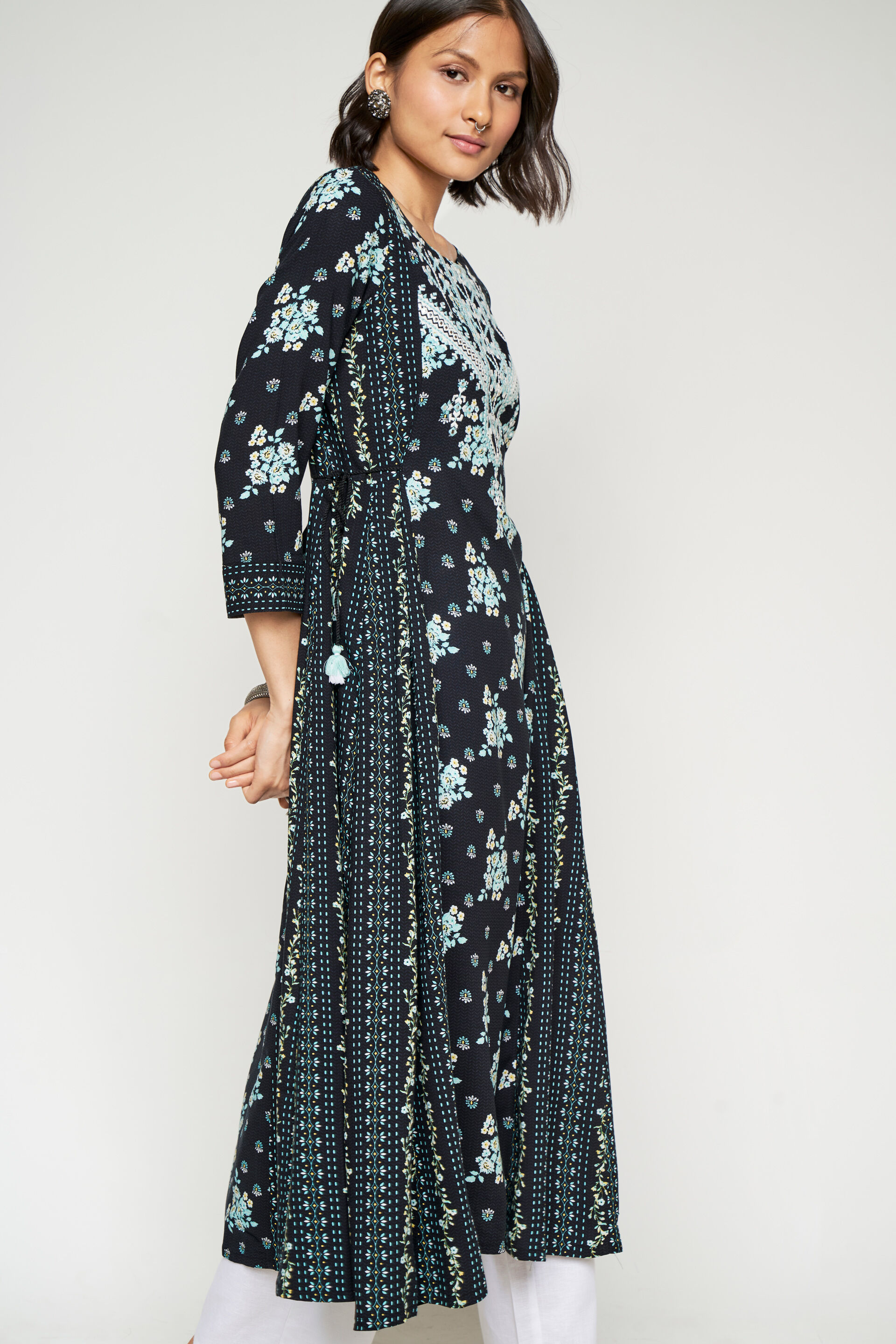 Black Floral Embroidered Kurta, Black, image 4