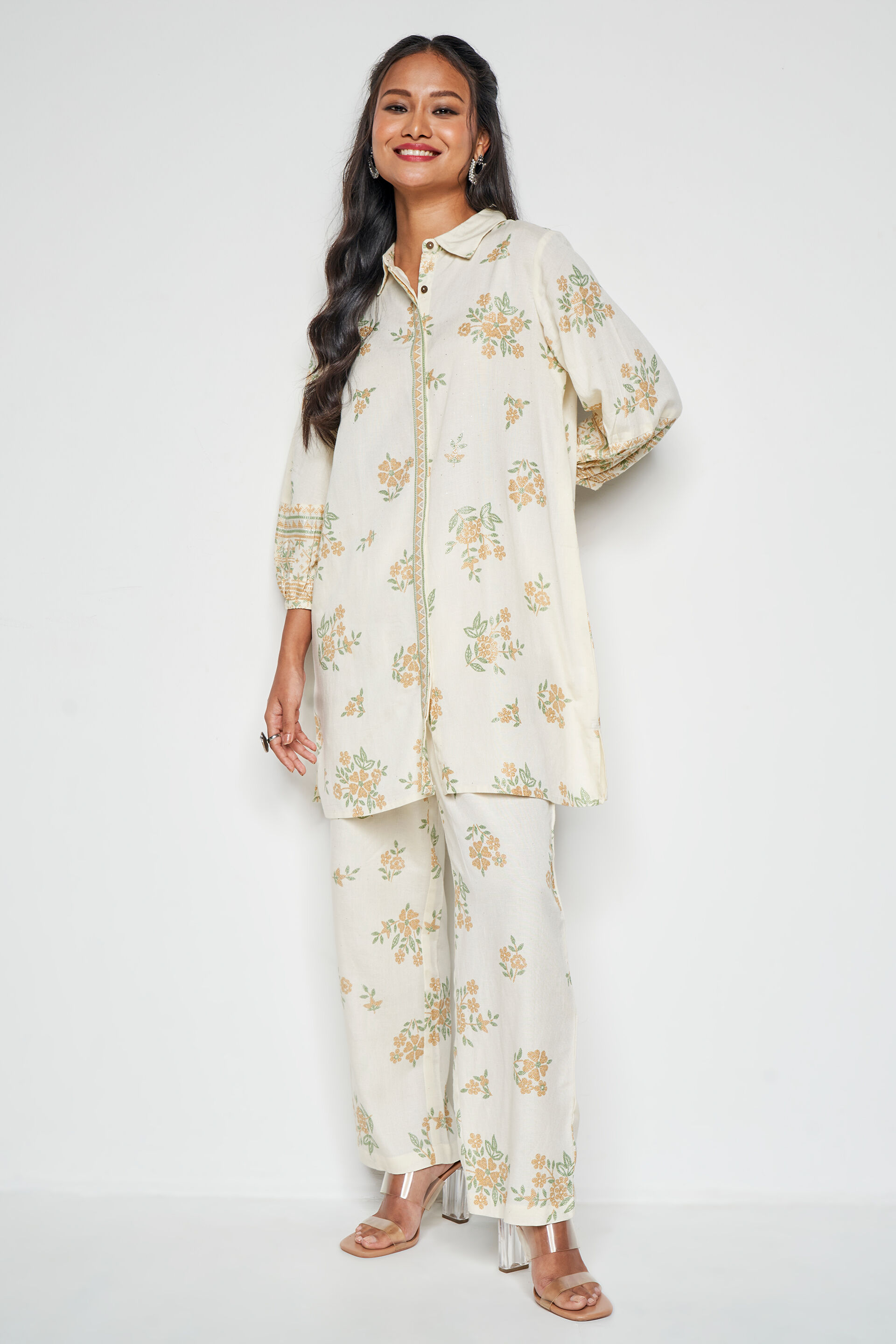 Head In The Clouds, Off White, image 2