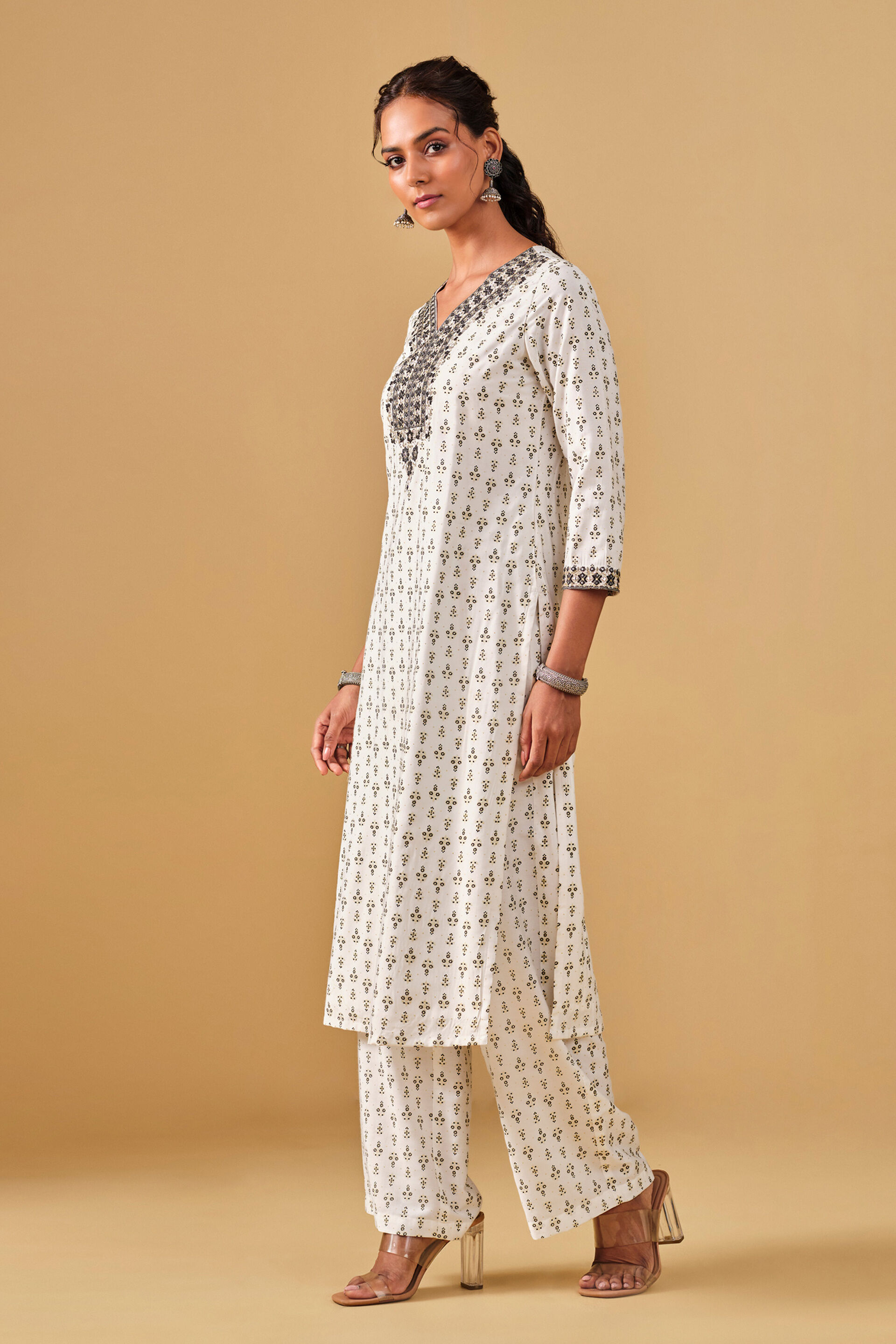 Embroidered White Kurta Set, Off White, image 3