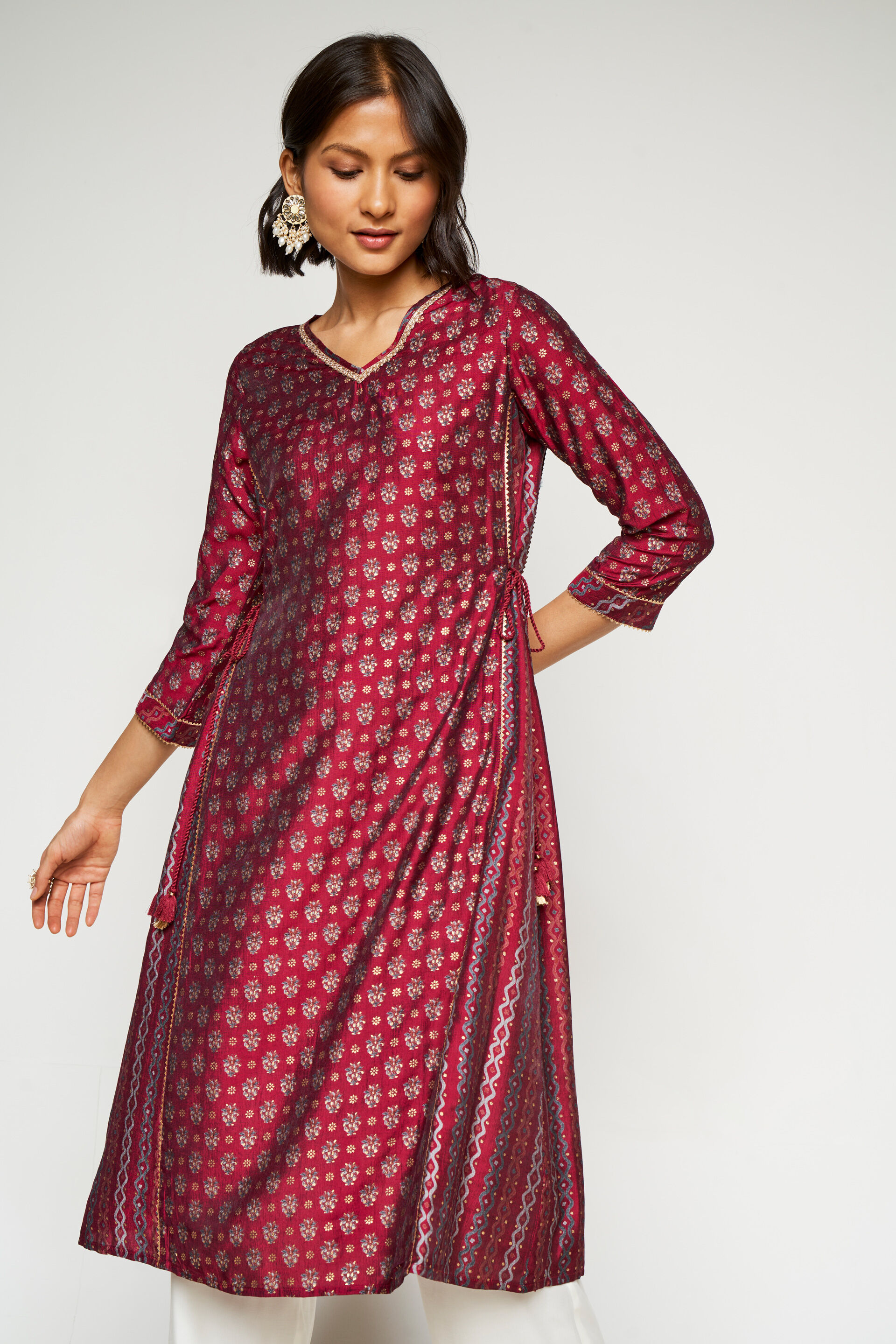 Kala Niketan Maroon Printed Rayon Kurti with off White Pant –  kala-niketan.in