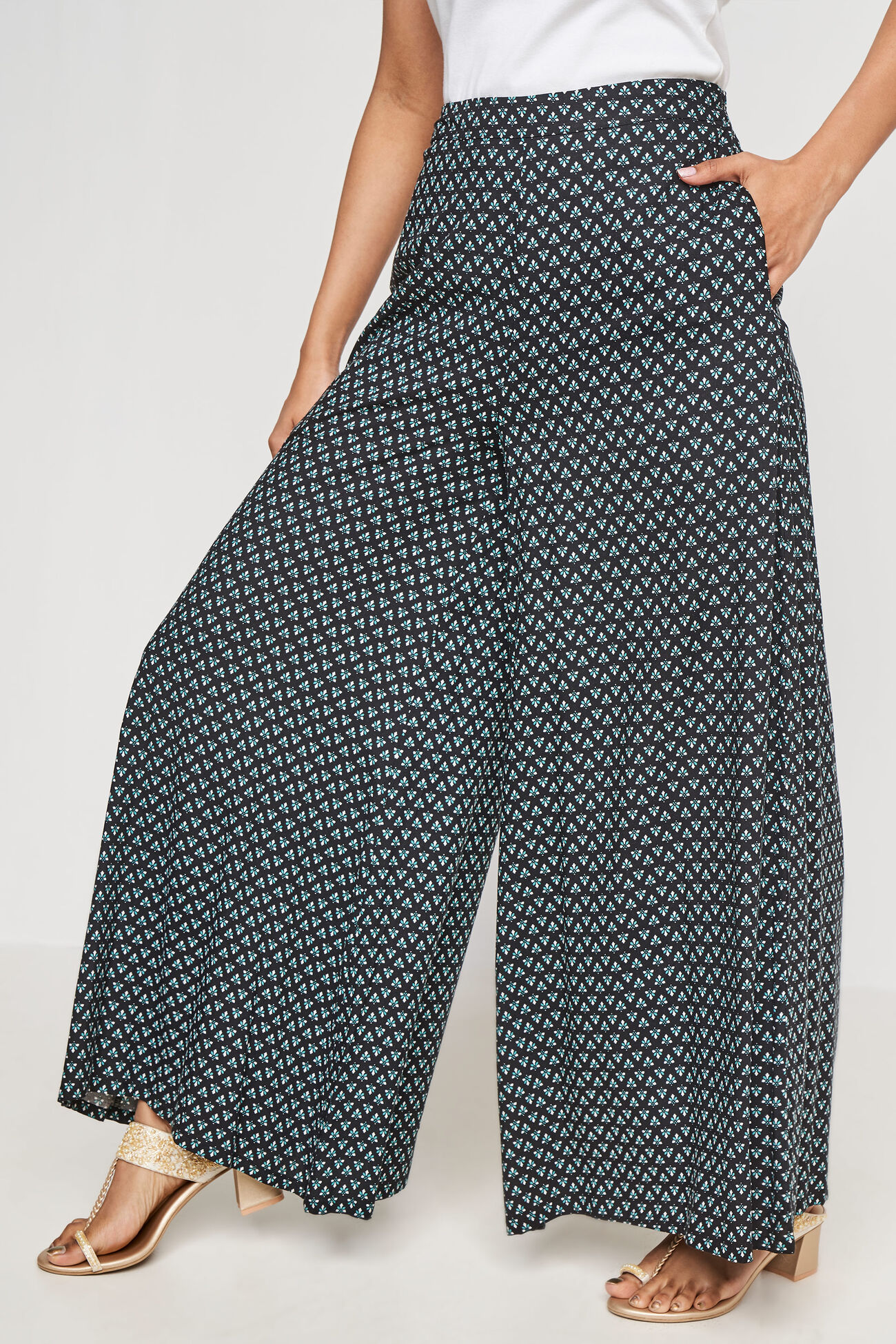 Black Geometric Straight Bottom, Black, image 4