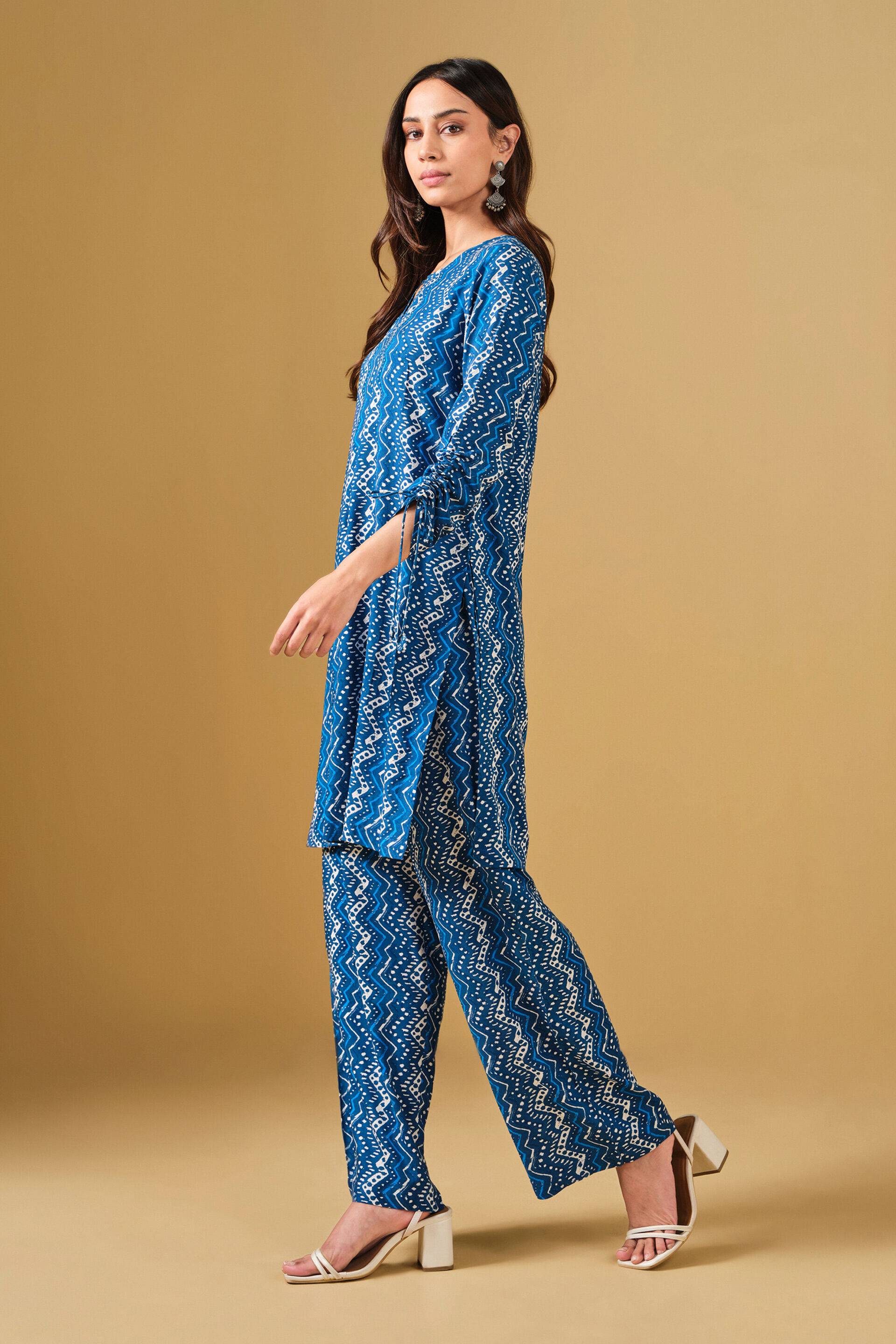 Geometric Print Blue Viscose Kurta Set, Blue, image 3