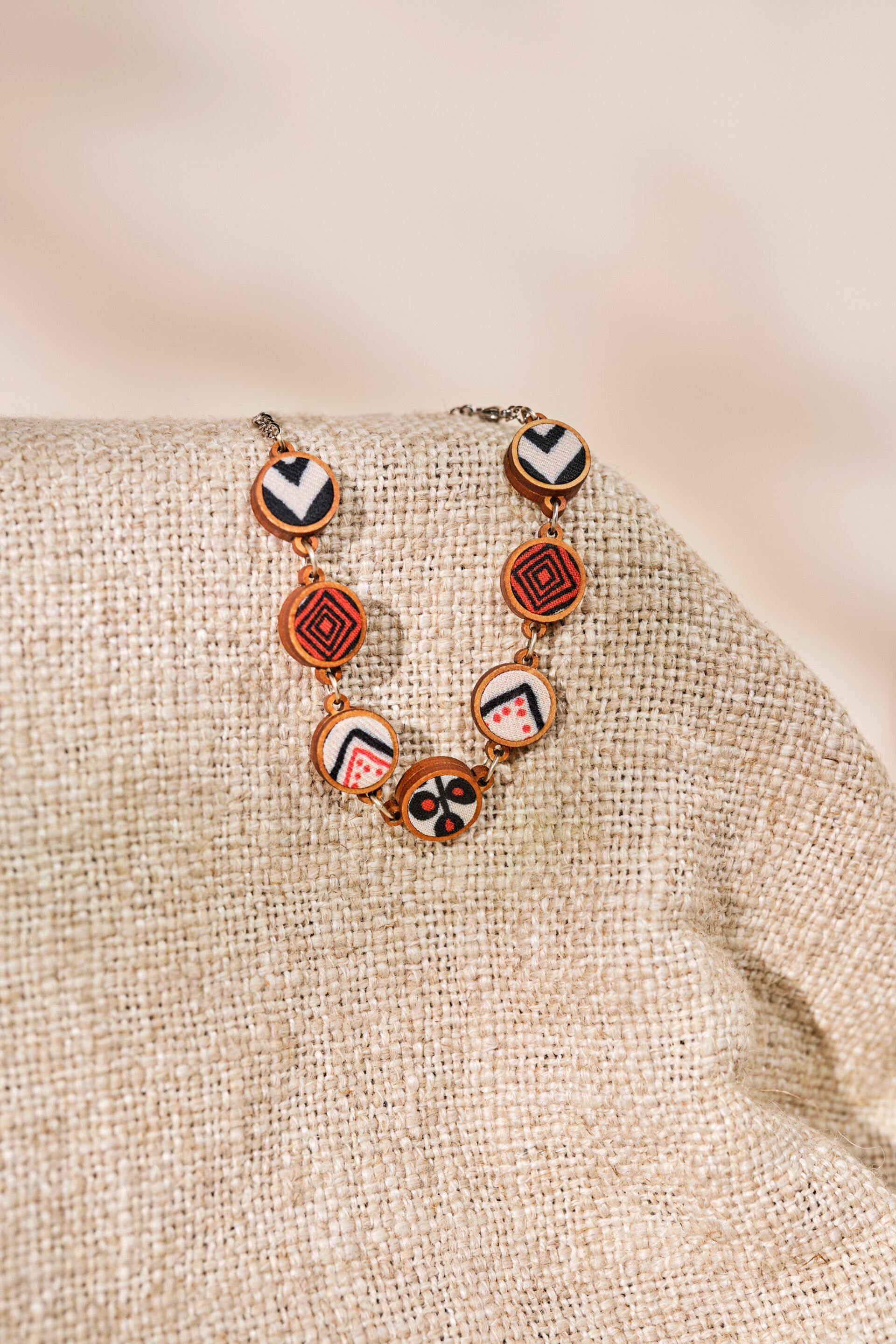 Fabric pendant necklace discount