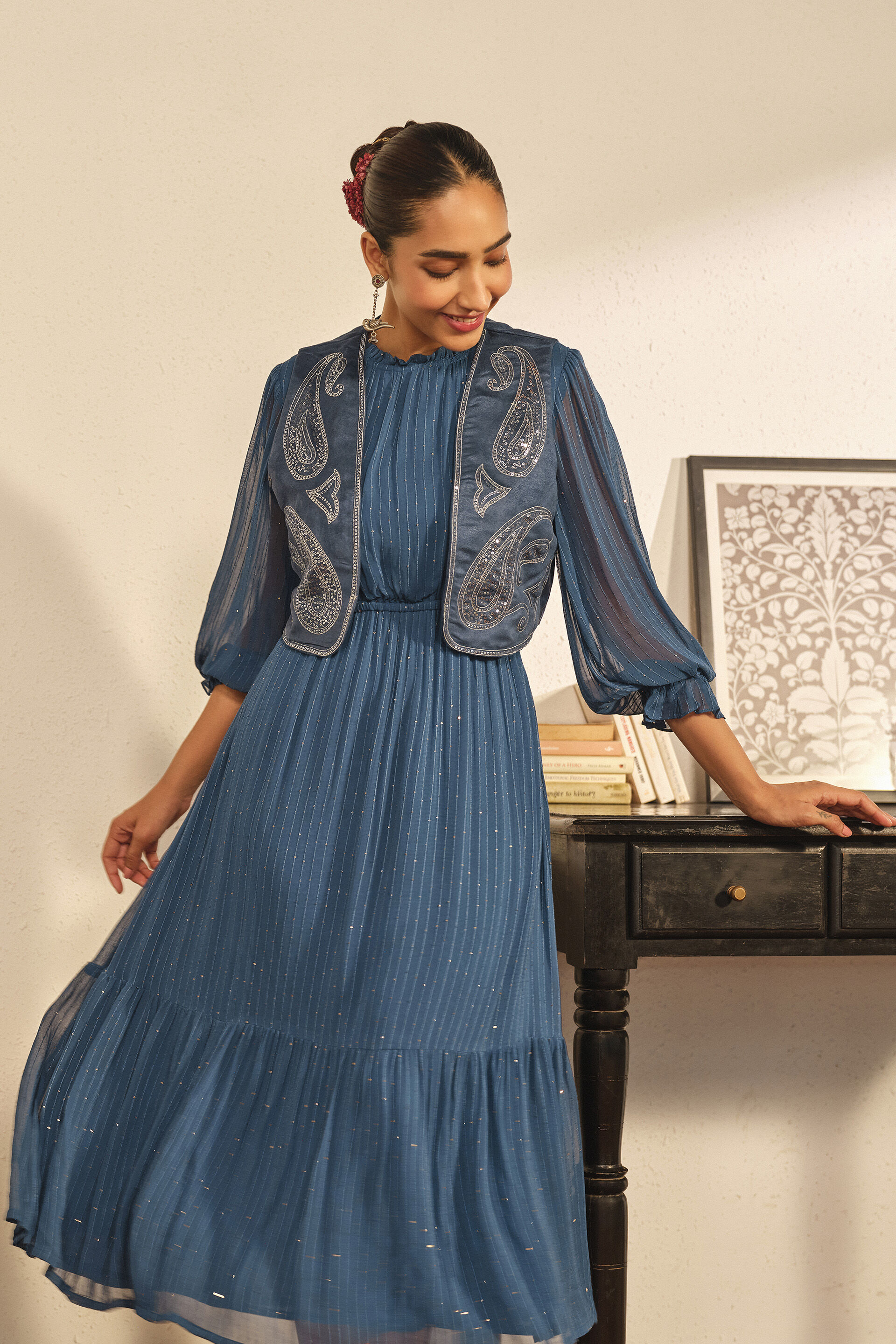 global desi blue dress Embroidered Set in Vintage Floral Black Tight Silk and Lace Gifts Size:S(6) this breezy maxi dress