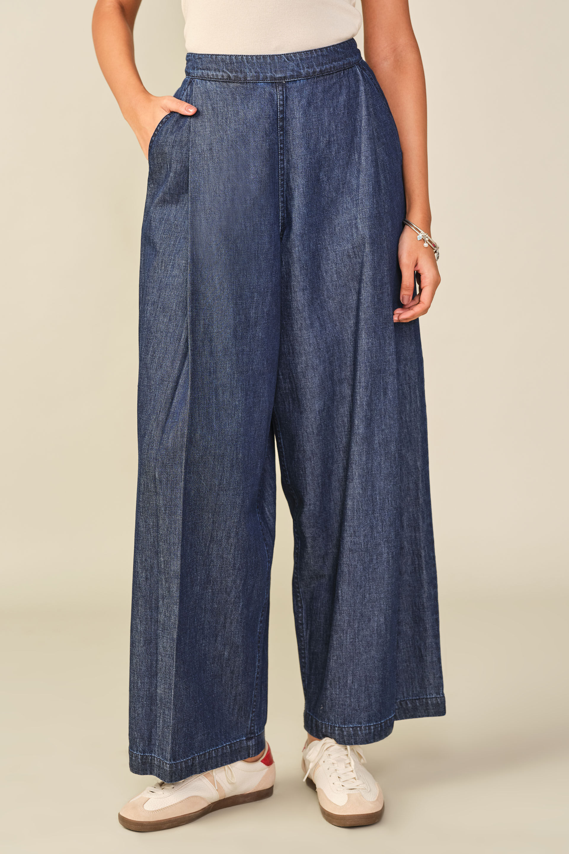Solid Denim Pleated Pants in Indigo