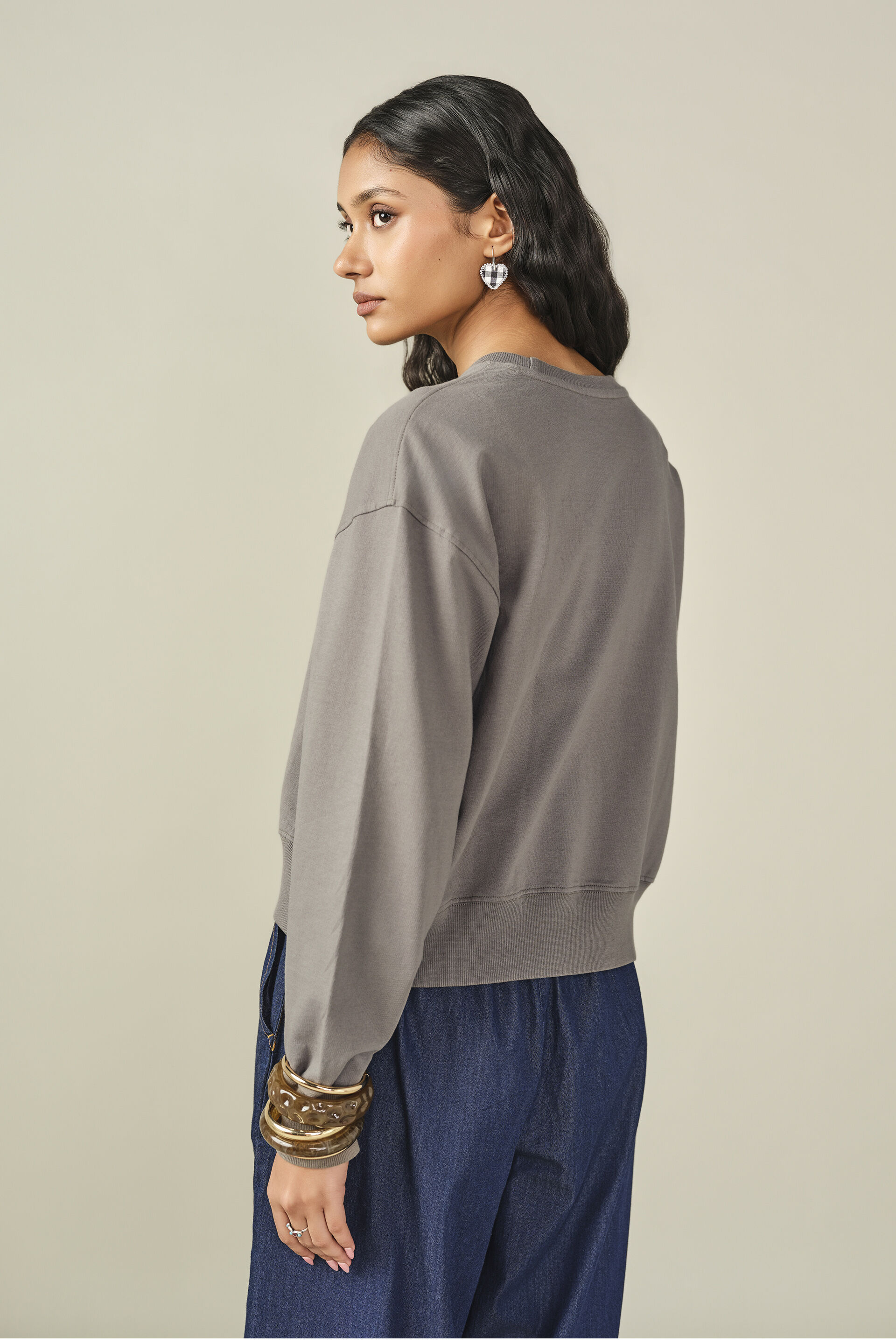 Solid Sweatshirt in Grey, Grey, image 5