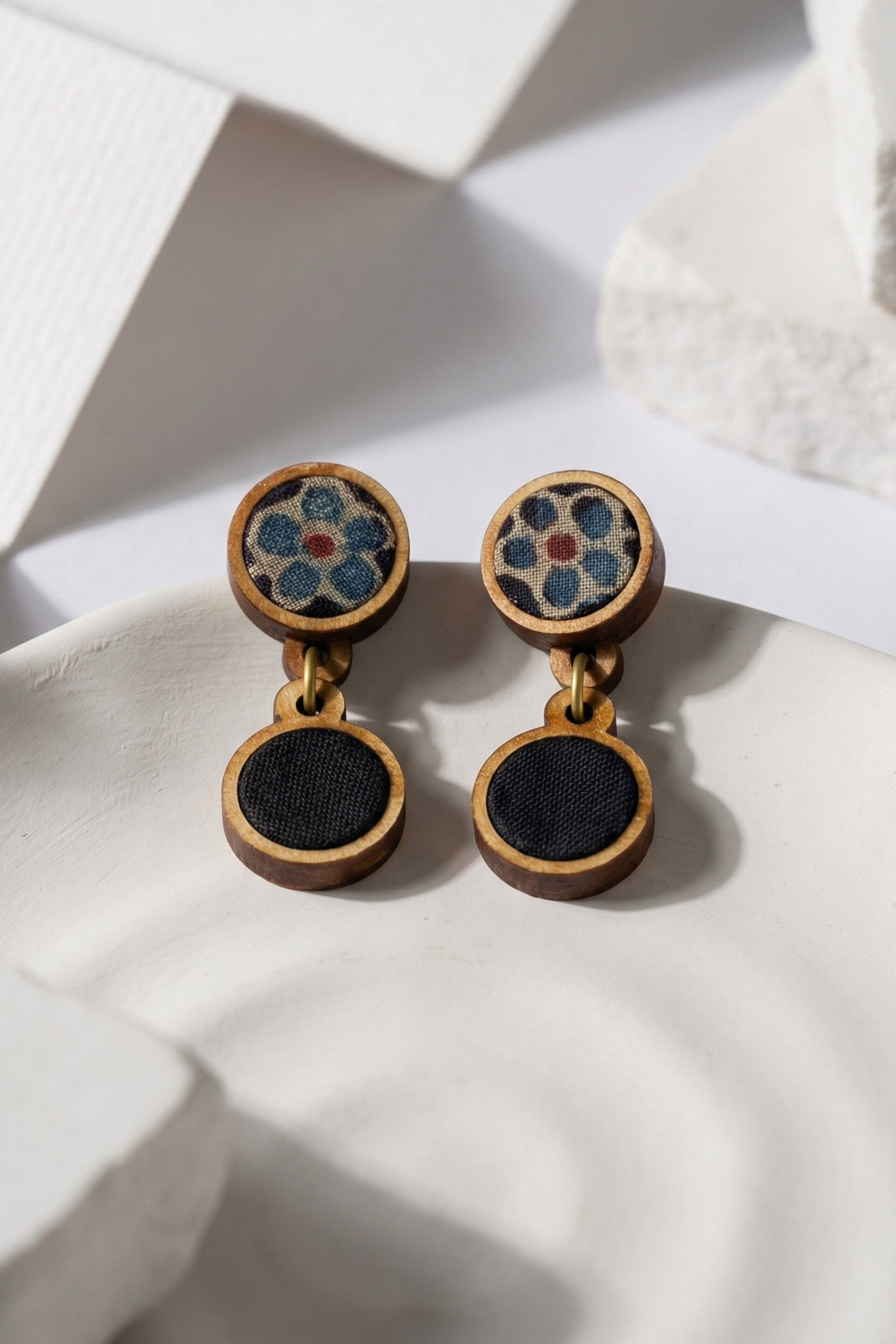 Round Frame Earrings, , image 2