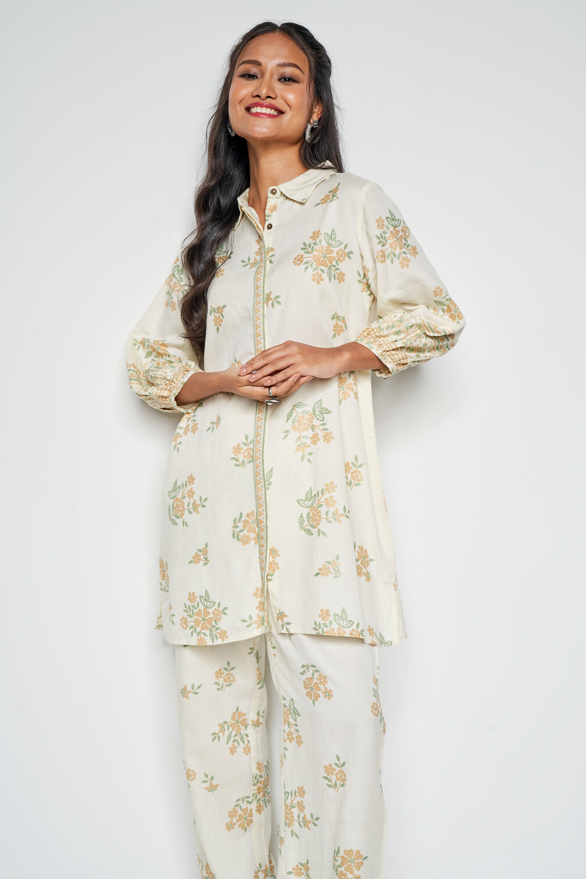 Head In The Clouds, Off White, image 5