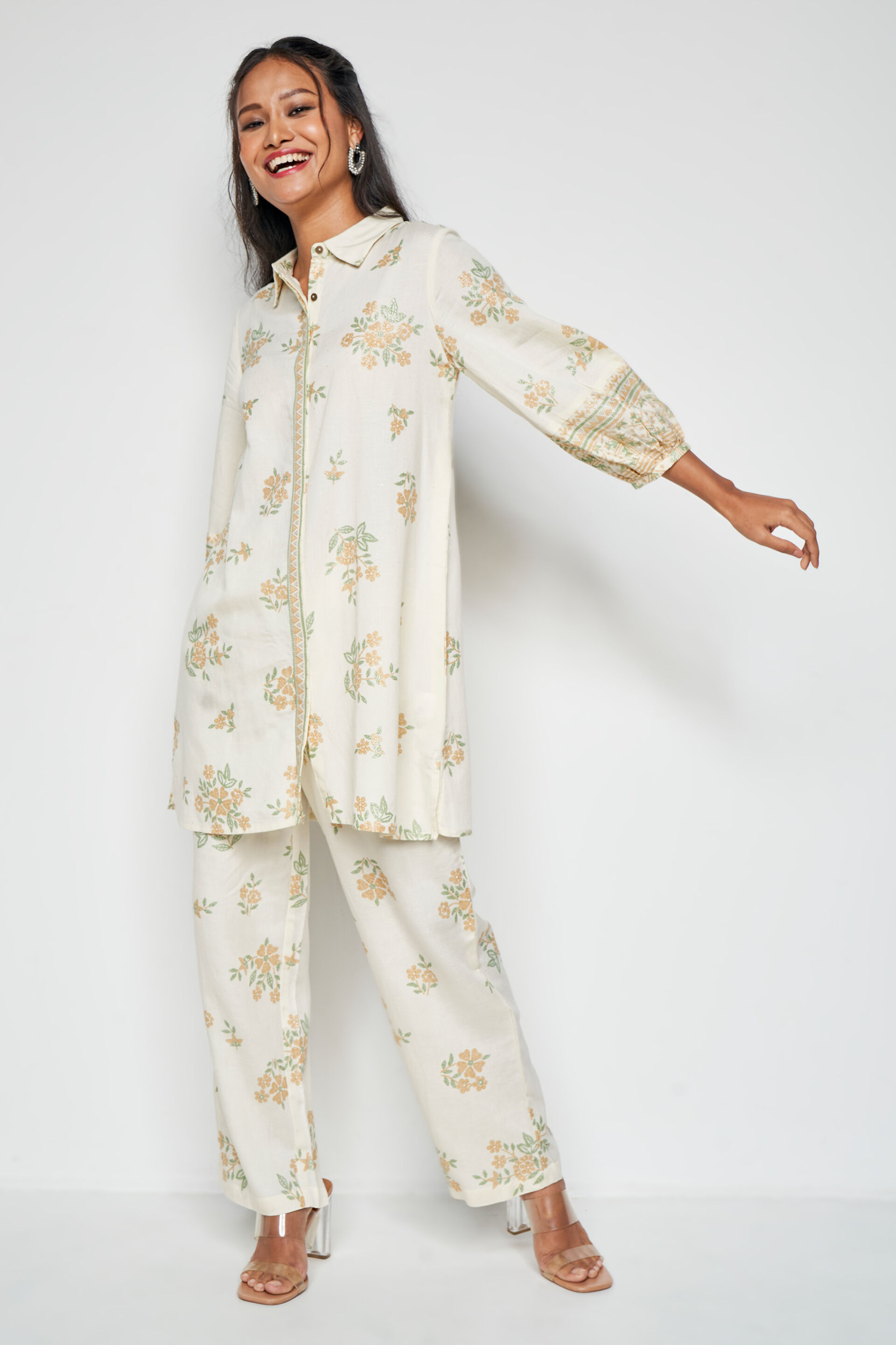 Head In The Clouds, Off White, image 3