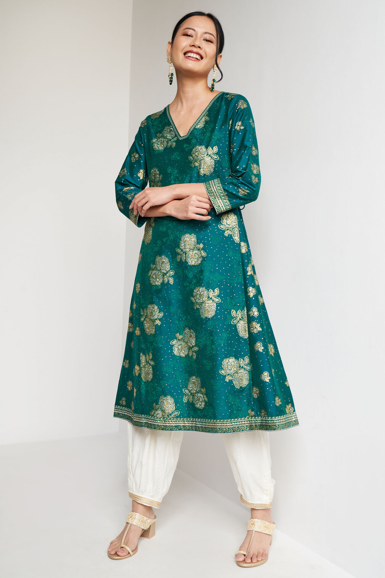 Green Floral Embroidered Fit And Flare Kurta, Green, image 2