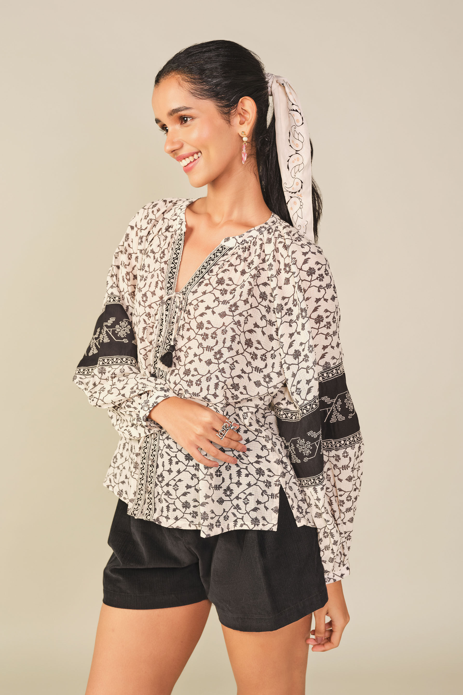 Relaxed Printed Peasant Top in Off-White, Off White, image 3