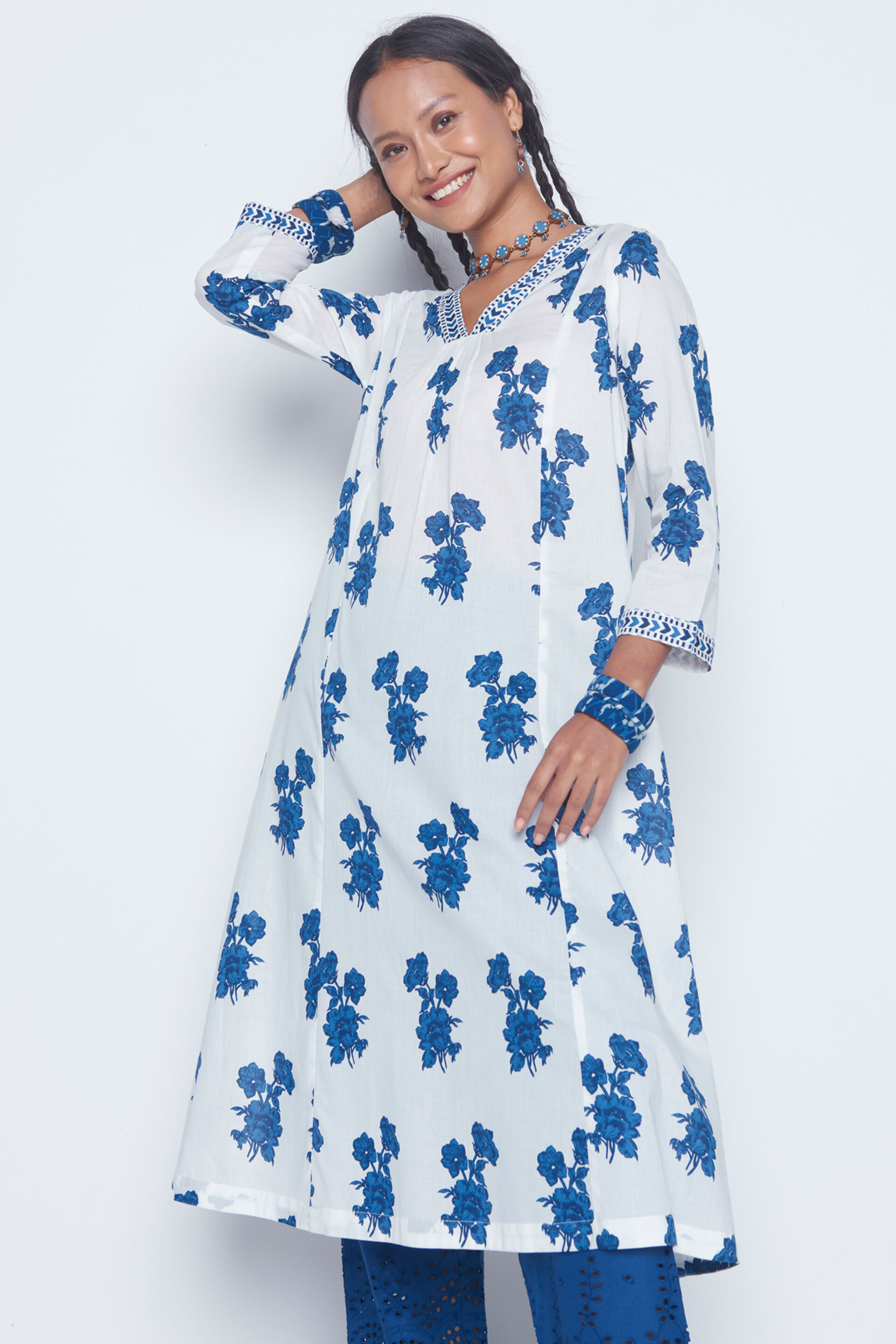 Global desi white discount kurti