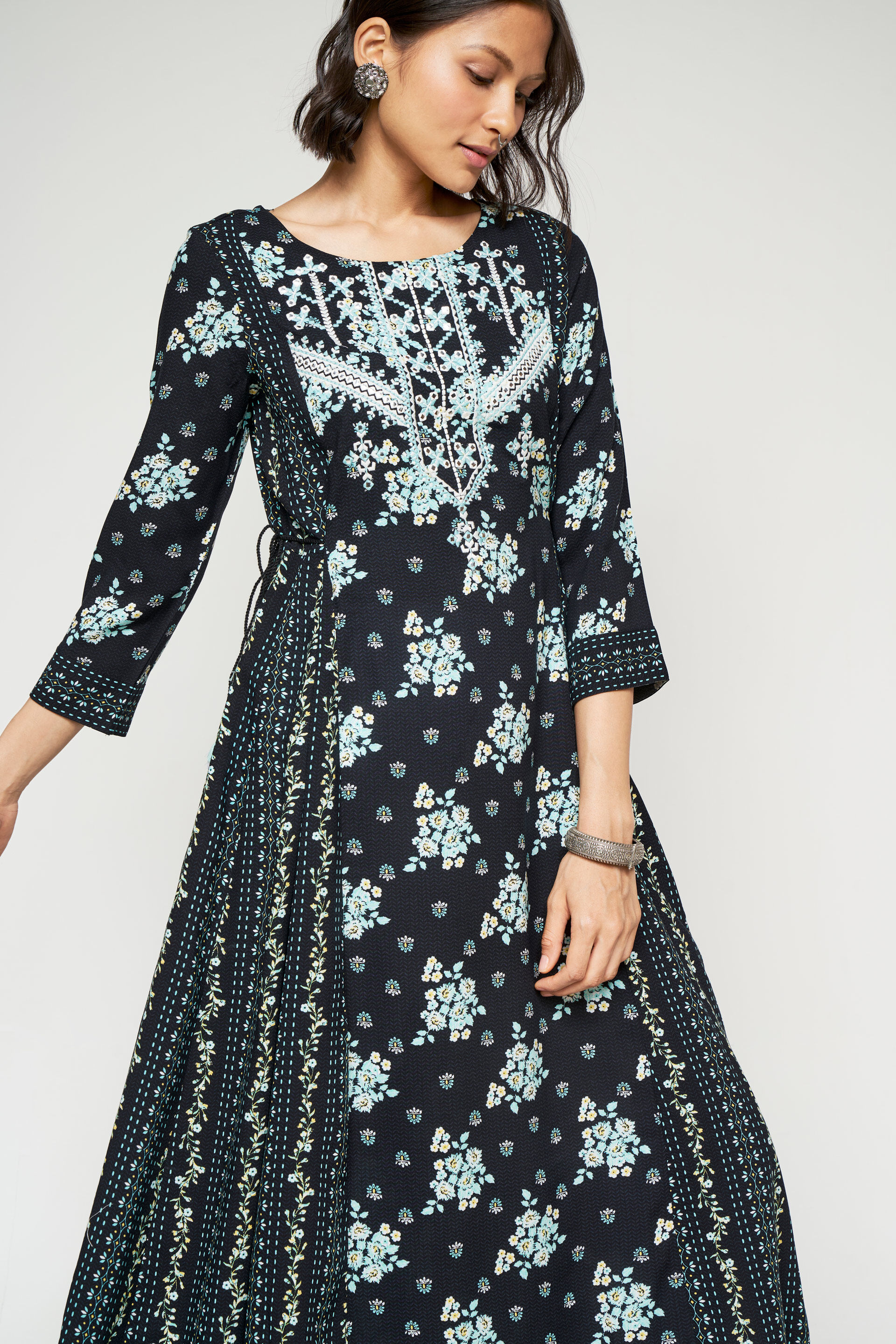 Black Floral Embroidered Kurta, Black, image 5