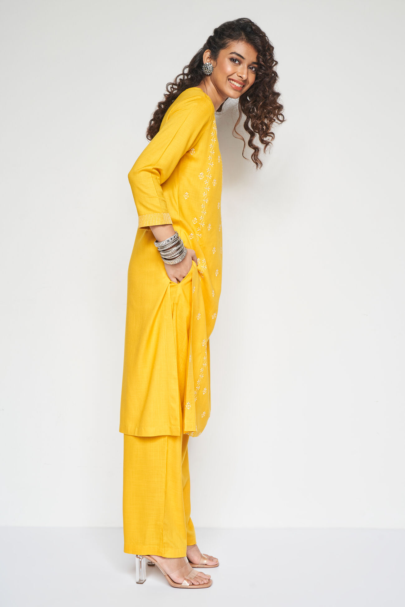 Panna embroidered kurta set, Yellow, image 9