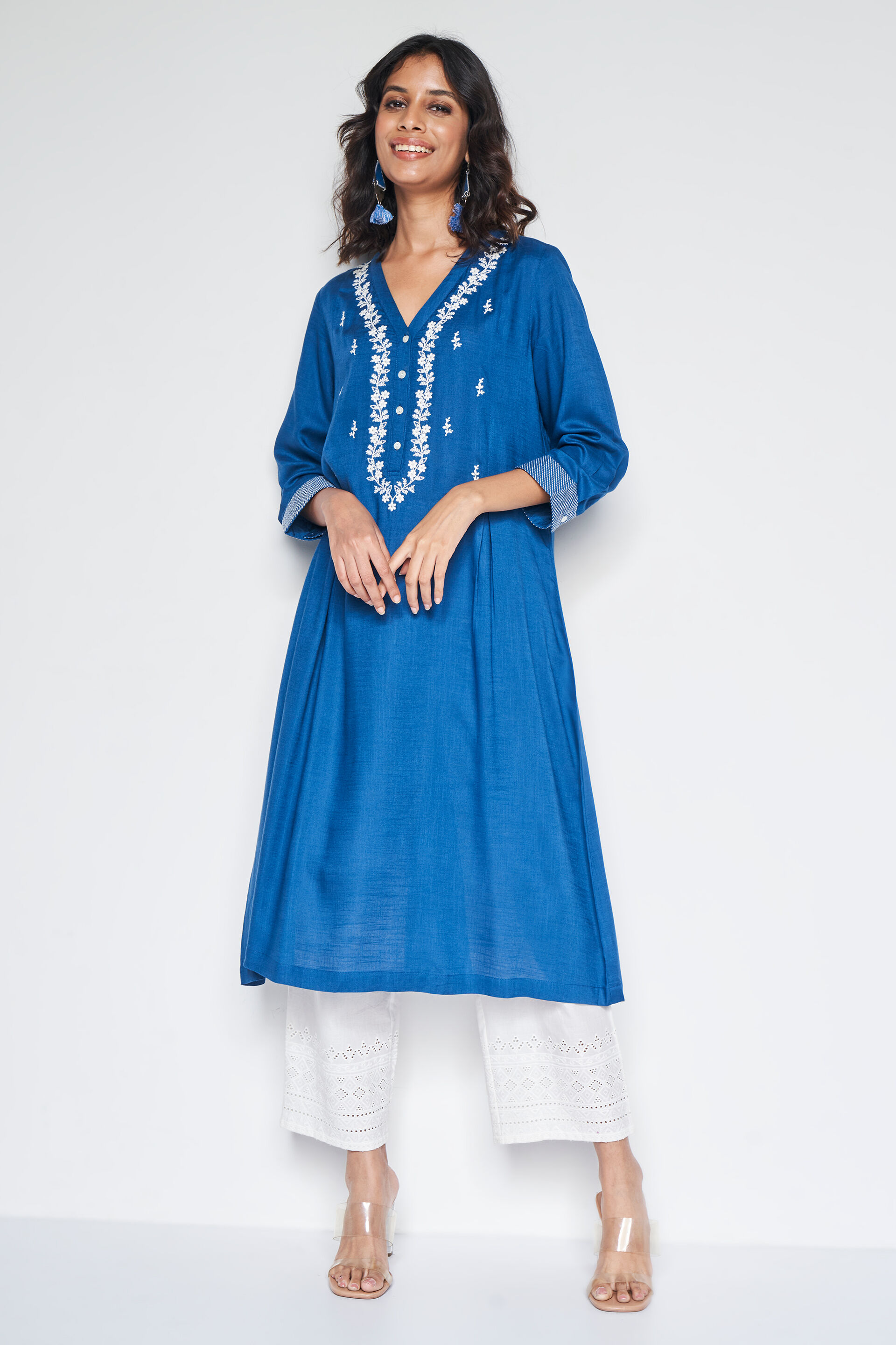 Buy our Indigo Solid Straight Kurta online from globaldesi.in SC