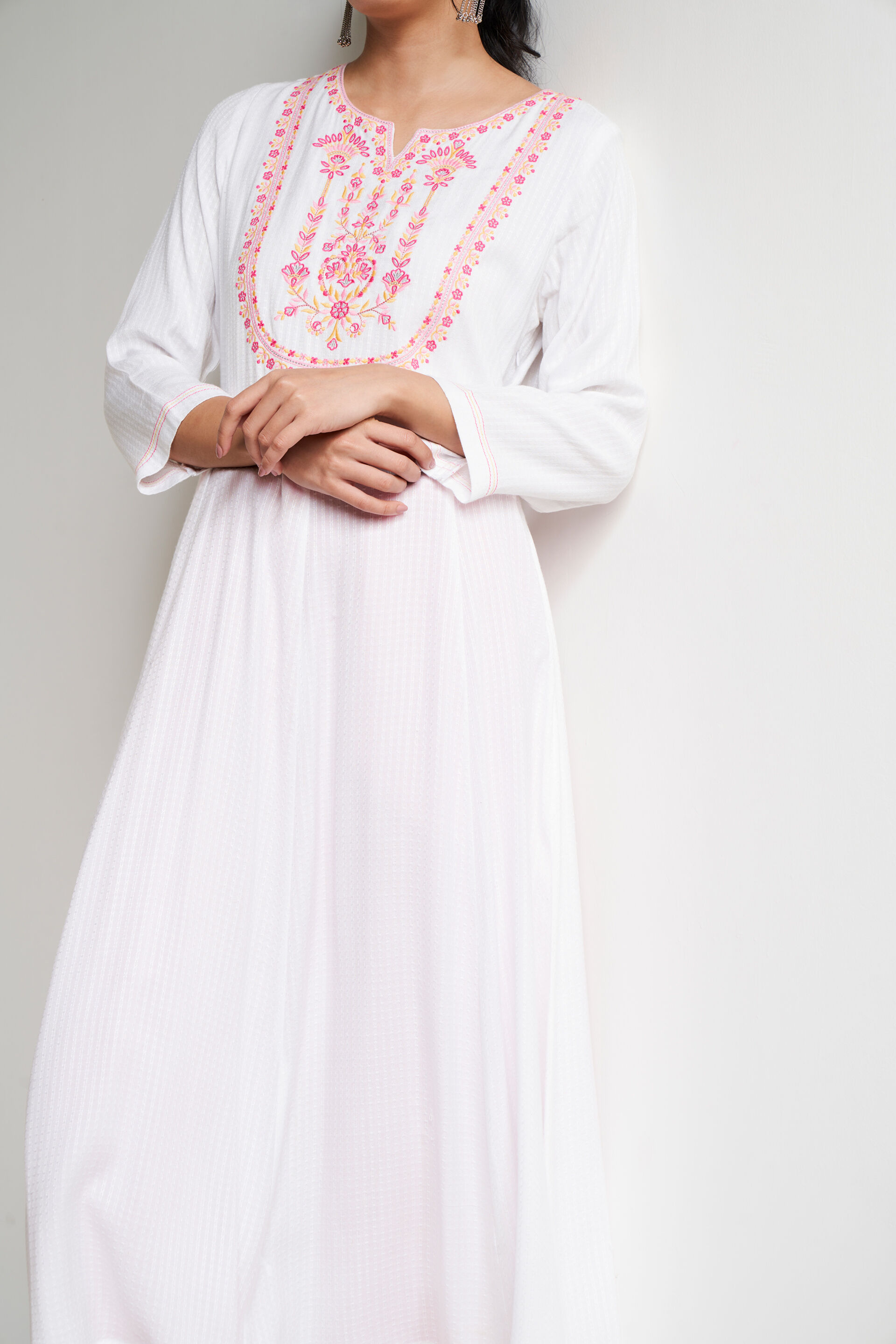 Buy White Dobby Curved Kurta Online at Best Price at Global Desi FW22GD628KURD