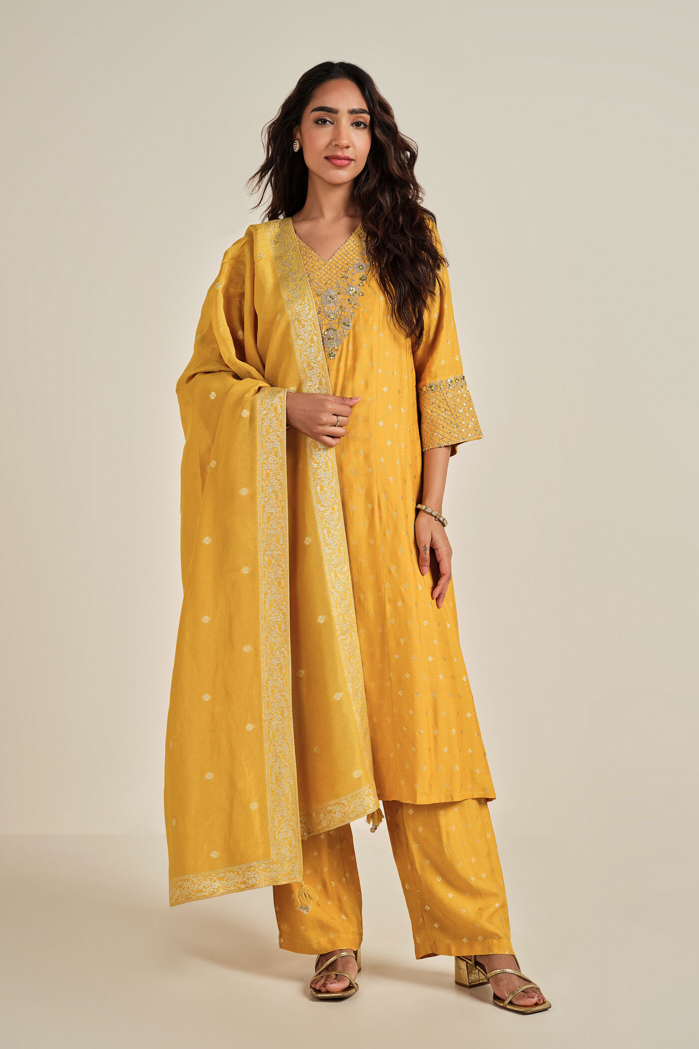 Genda Glow Kurta Set