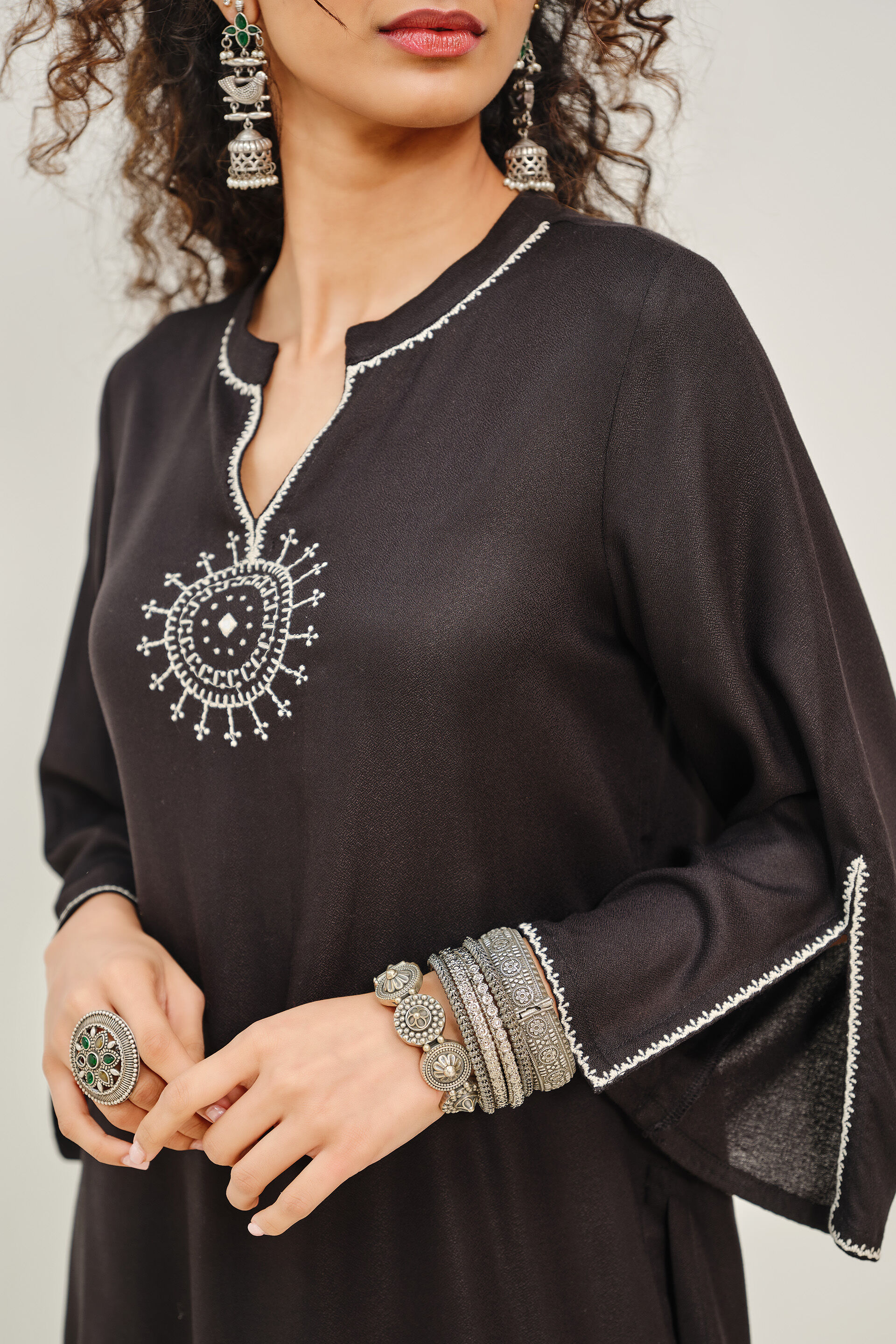 Black Saaz Embroidered Kurta Set, Black, image 5