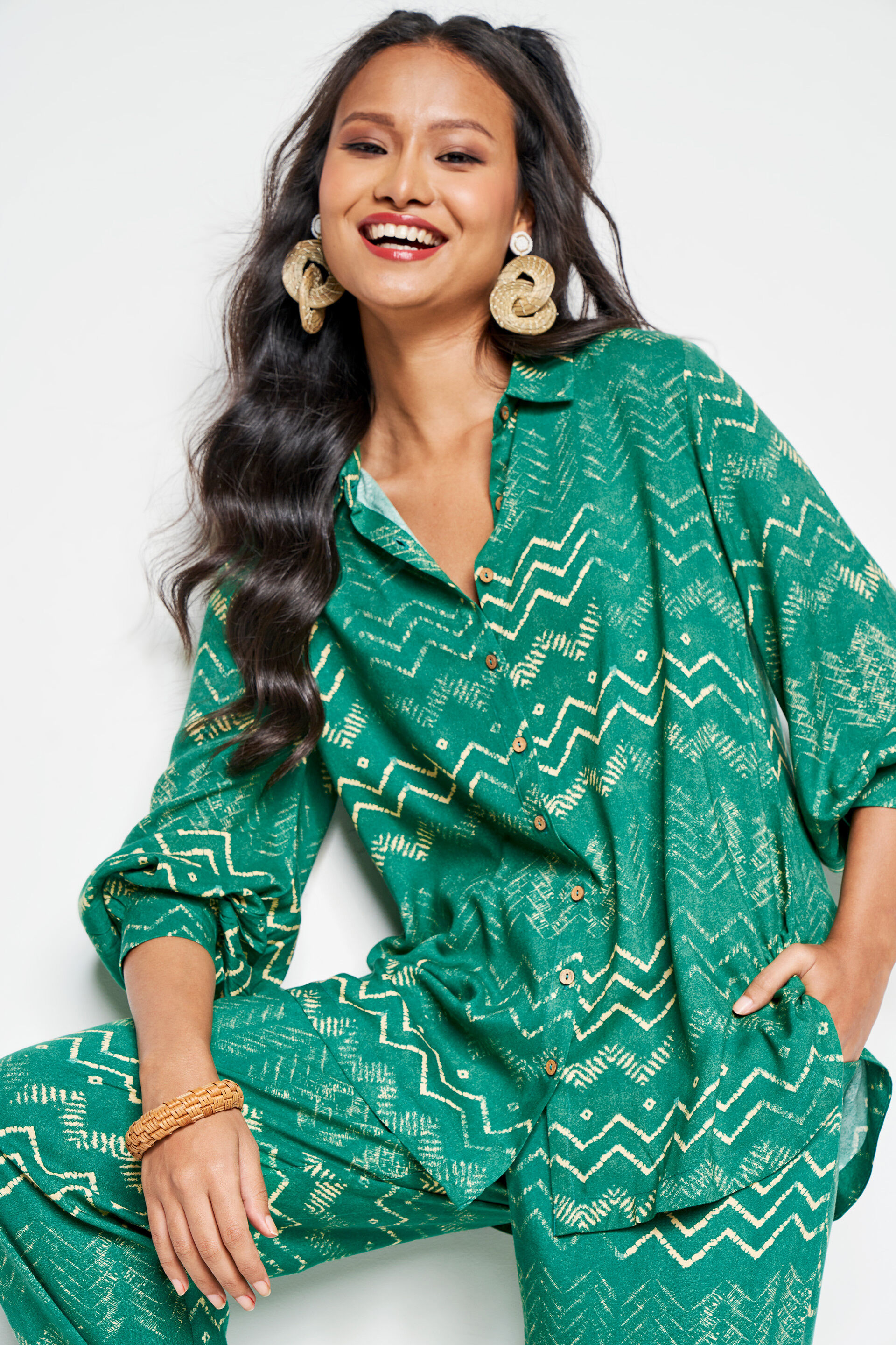 Buy our Green Chevron Curved Set 2 online from globaldesi.in SC FW23GS0222PRY