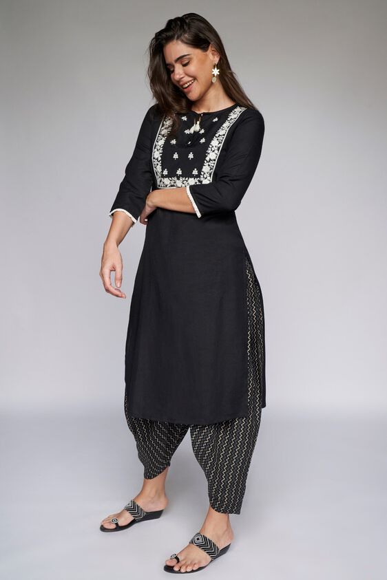 1 - Black Chevron Bottom, image 1