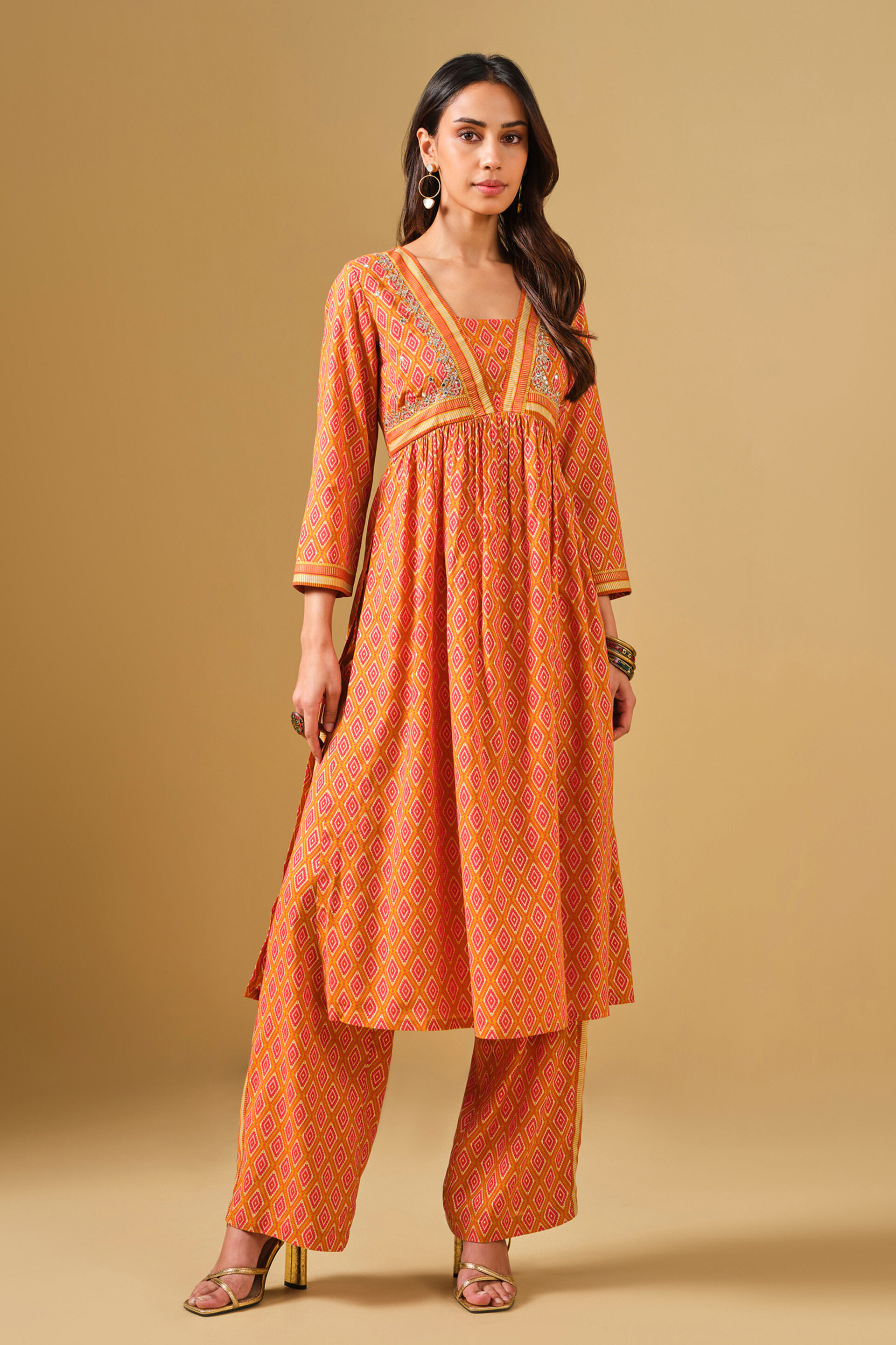 Women s Ethnic Clothing Collection Online at Global Desi