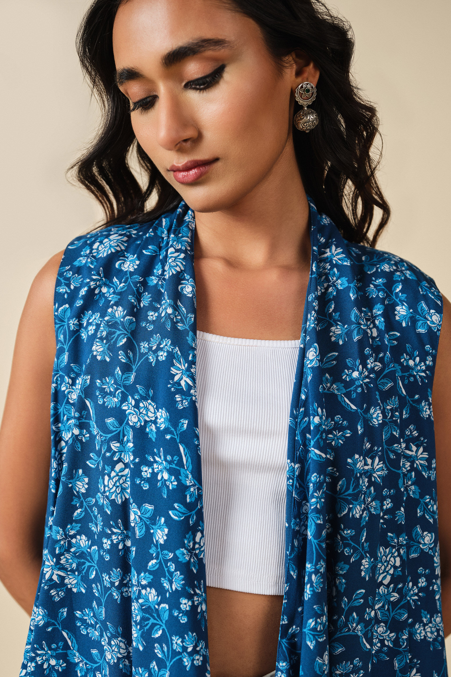 Neela Flow Reversible Shrug, Indigo, image 4