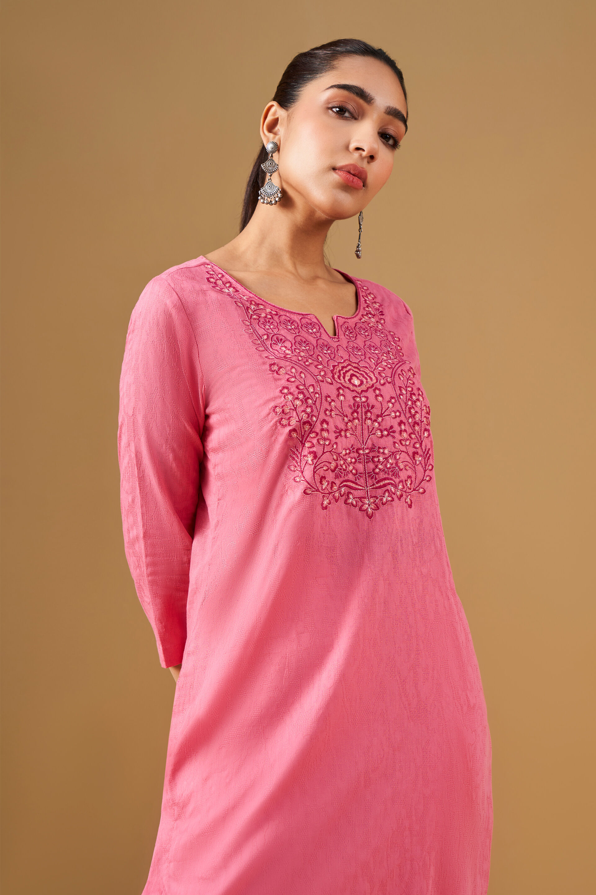 Ethnic Floral Embroidered Cotton Kurta, Coral, image 5