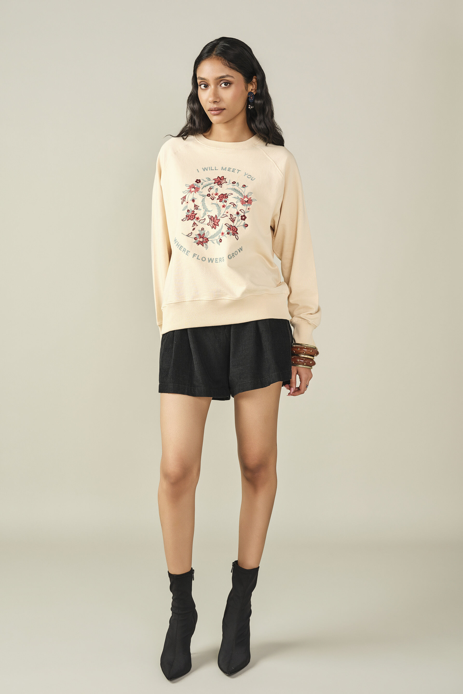 Solid Sweatshirt in Beige, Beige, image 4