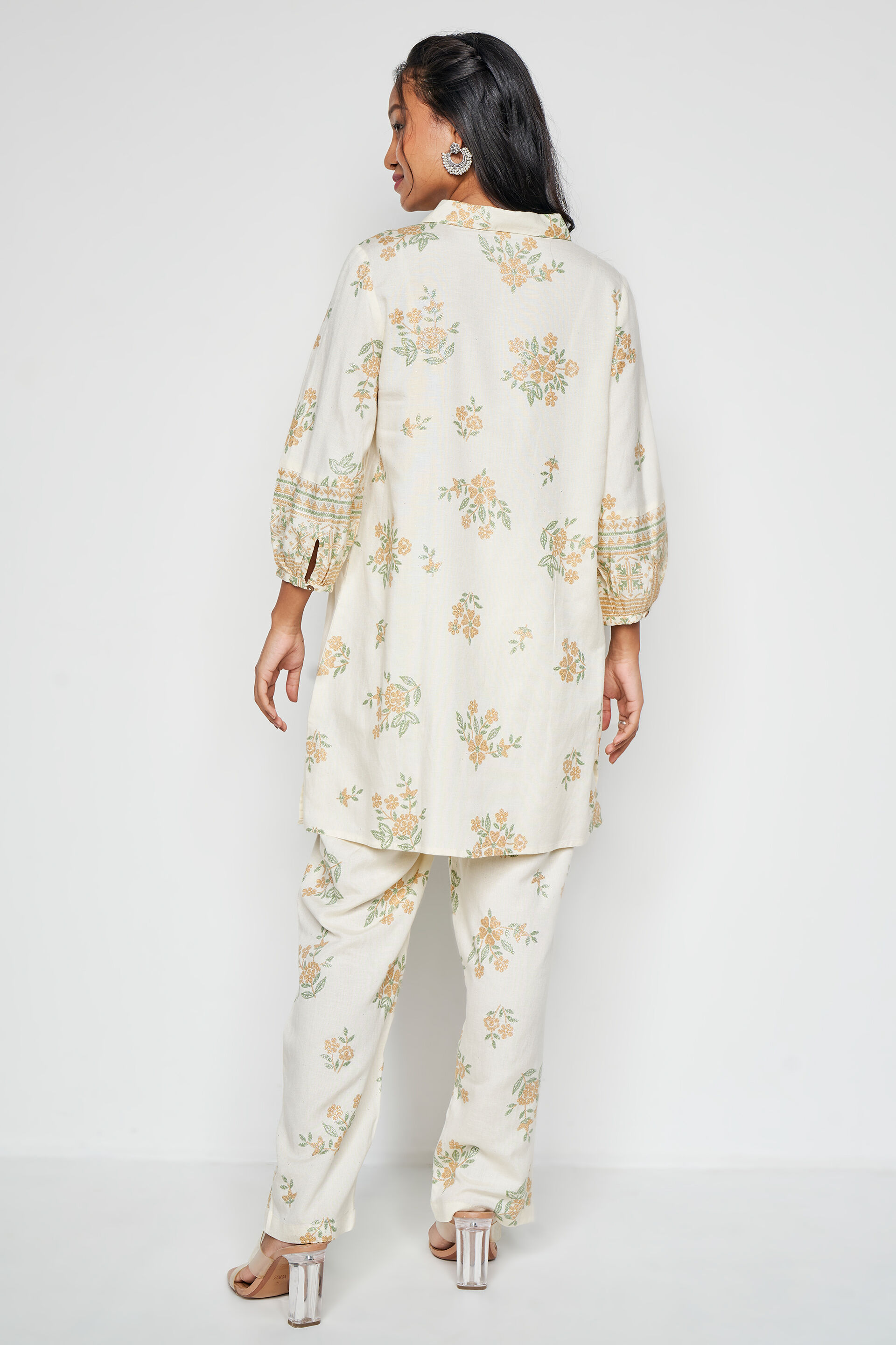 Head In The Clouds, Off White, image 7