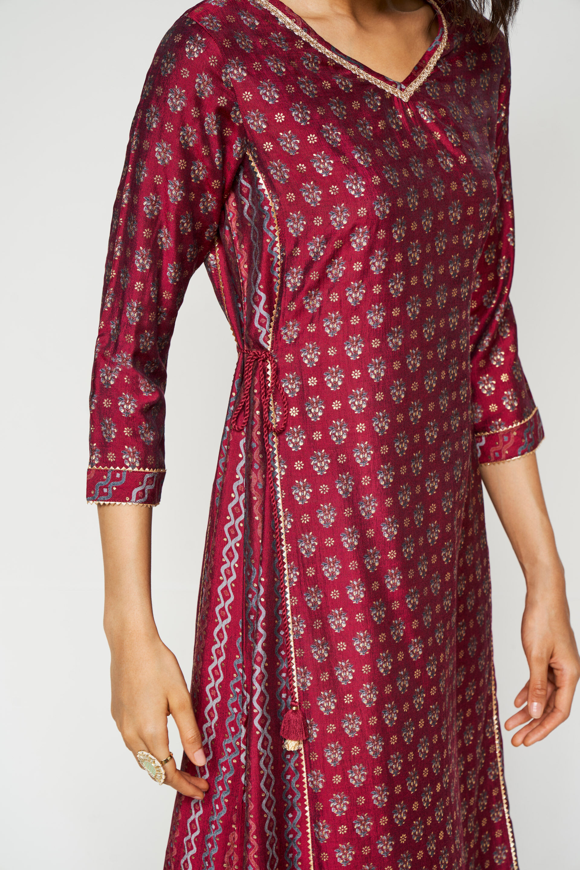 Buy ethnic kurtas online on sale