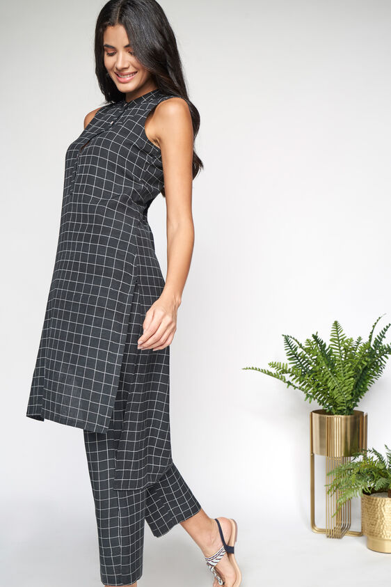 4 - Black Regular High Low Suit, image 4