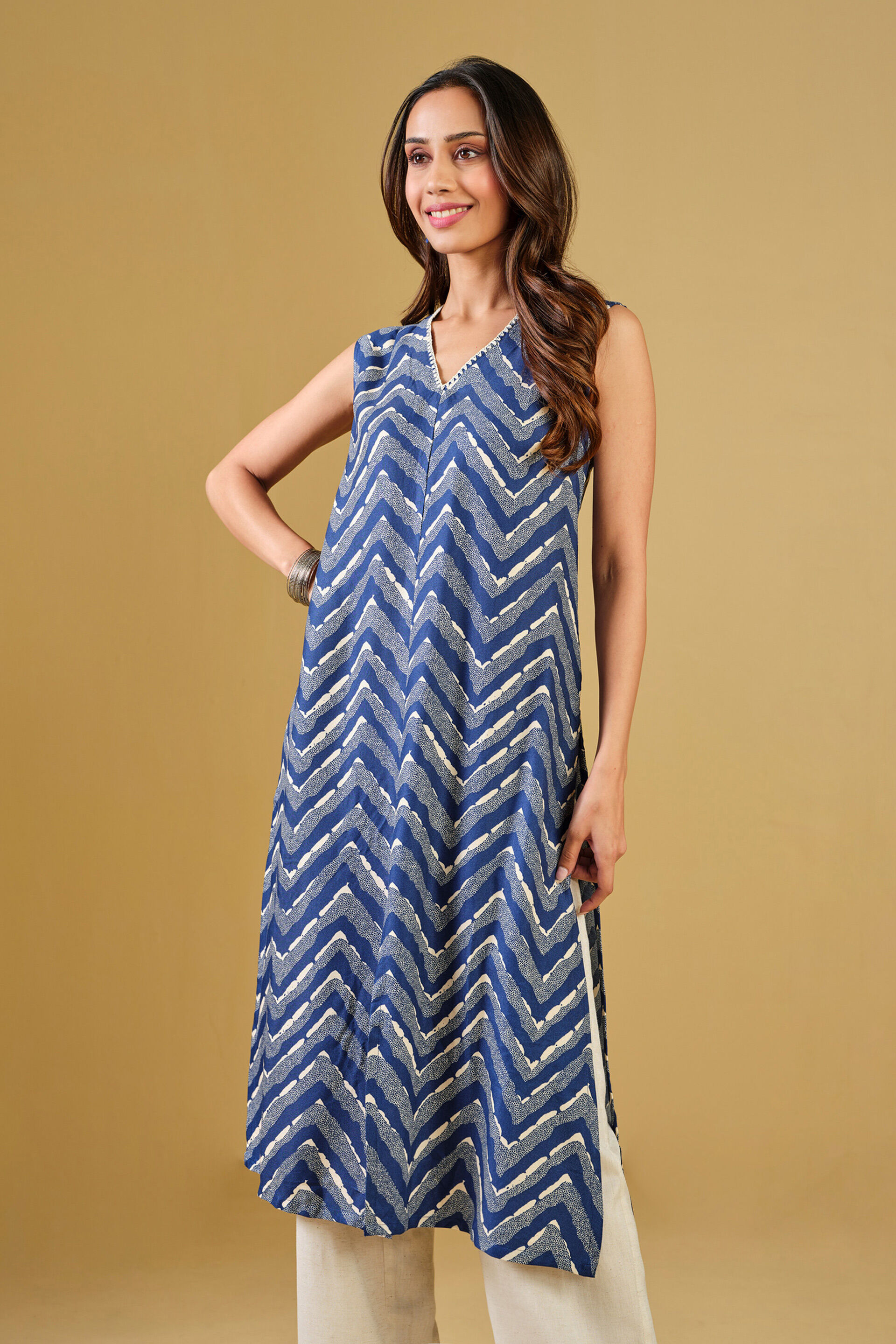Abstract Print Blue Viscose Kurta, Blue, image 4
